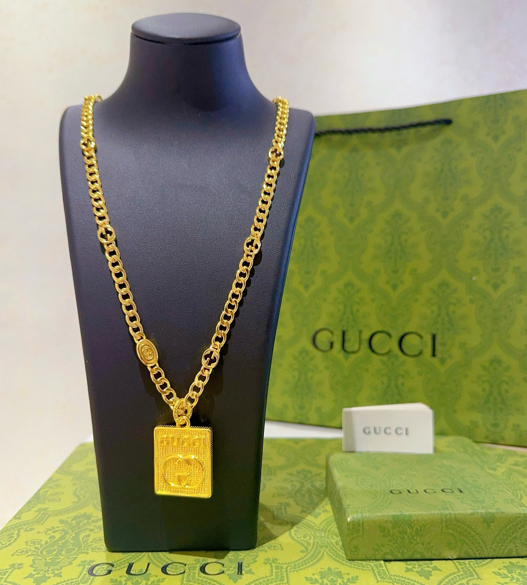 Gucci Anger Forest series new GG square gold necklace