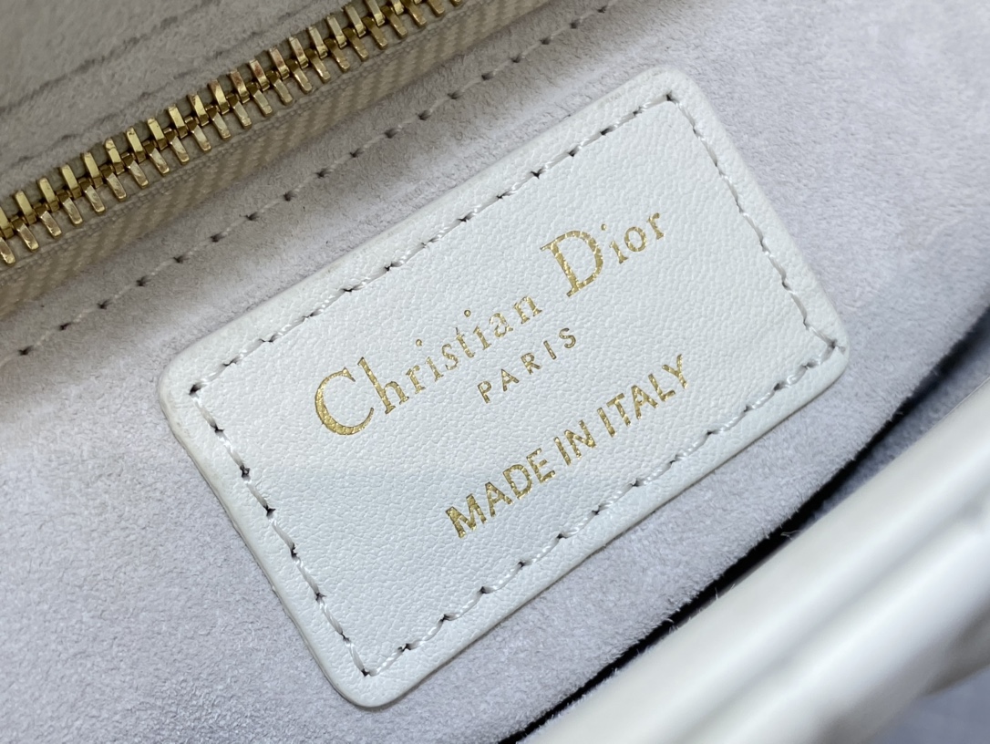 Dior assic Lady bag