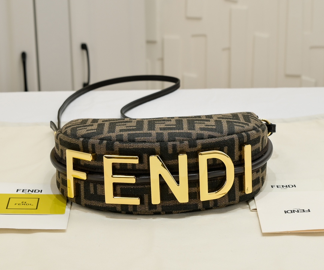 FENDI praphy underarm bag 1009