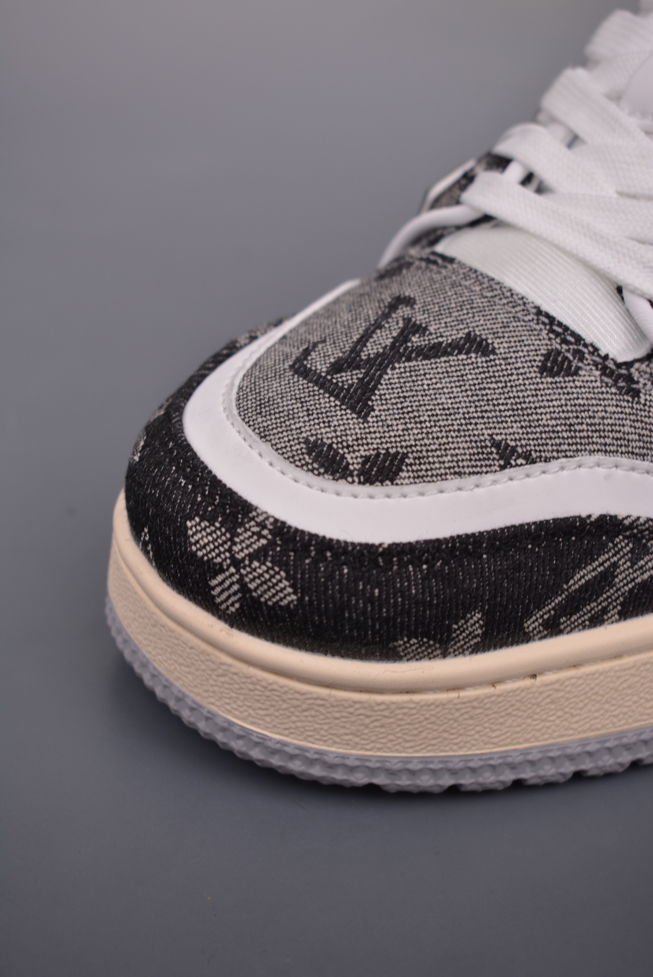Louis Vuitton 2021s Trainer Limited Edition Black