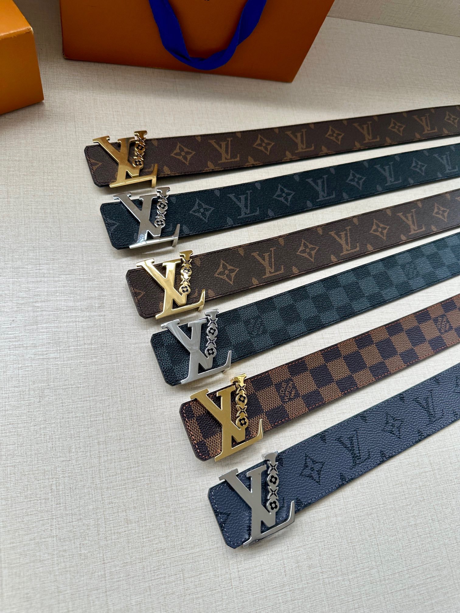Louis Vuitton Monogram Print Men's Belt, 4CM Width