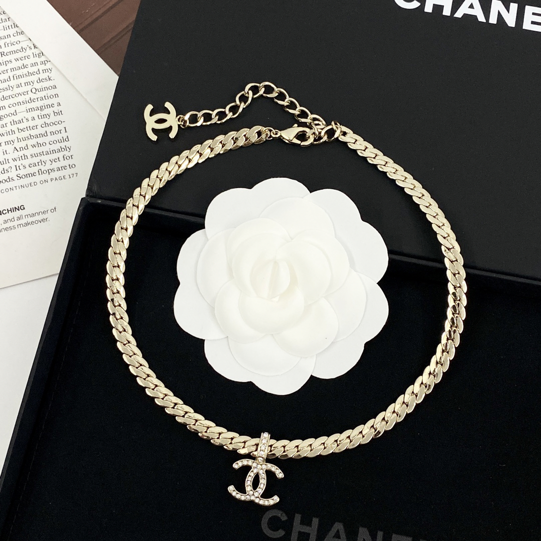CHAN 24 snake bone double c necklace