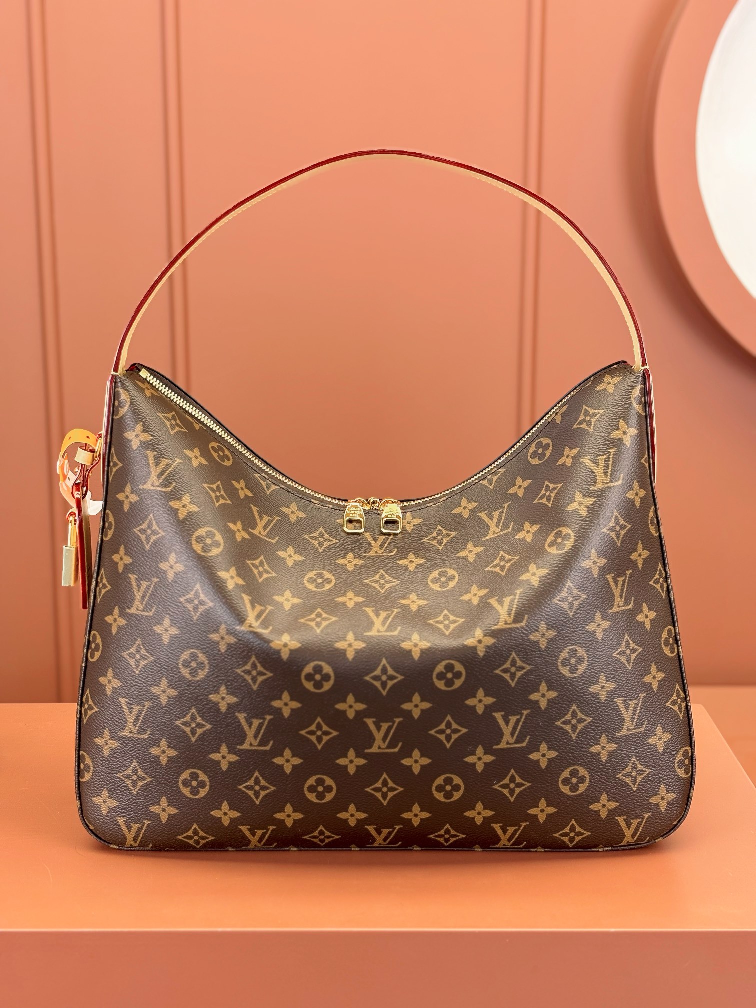 Louis Vuitton SLOUCHY Medium Handbag M12098