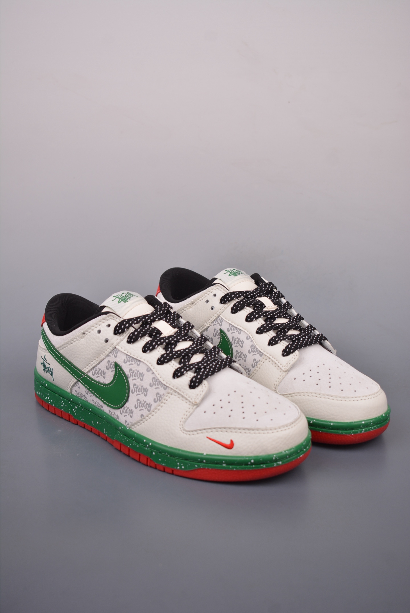 Stussy x Nike By You SB Dunk Low Retro SP Sneakers White Red Green SC9207-406