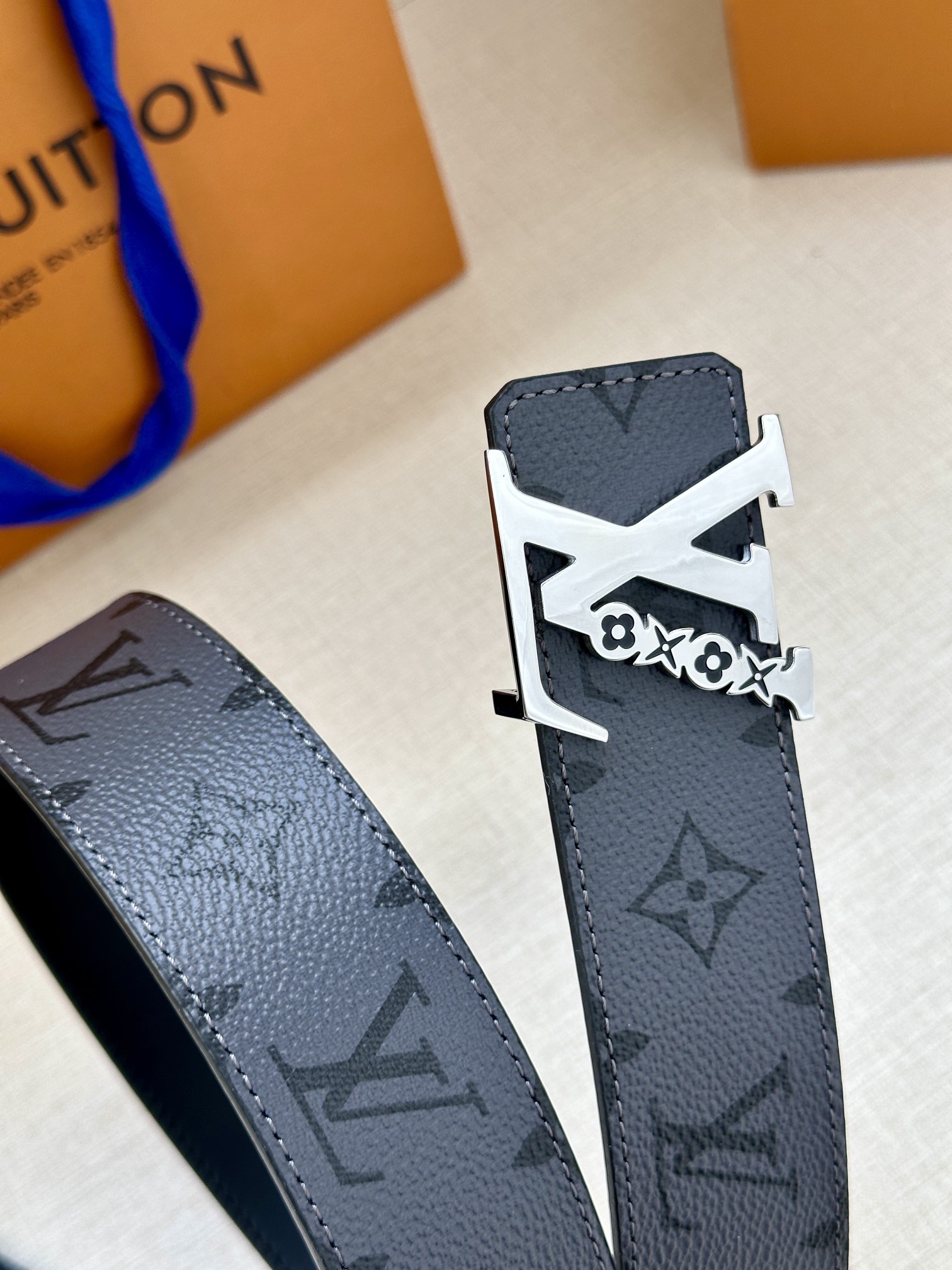 Louis Vuitton Monogram Print Men's Belt, 4CM Width