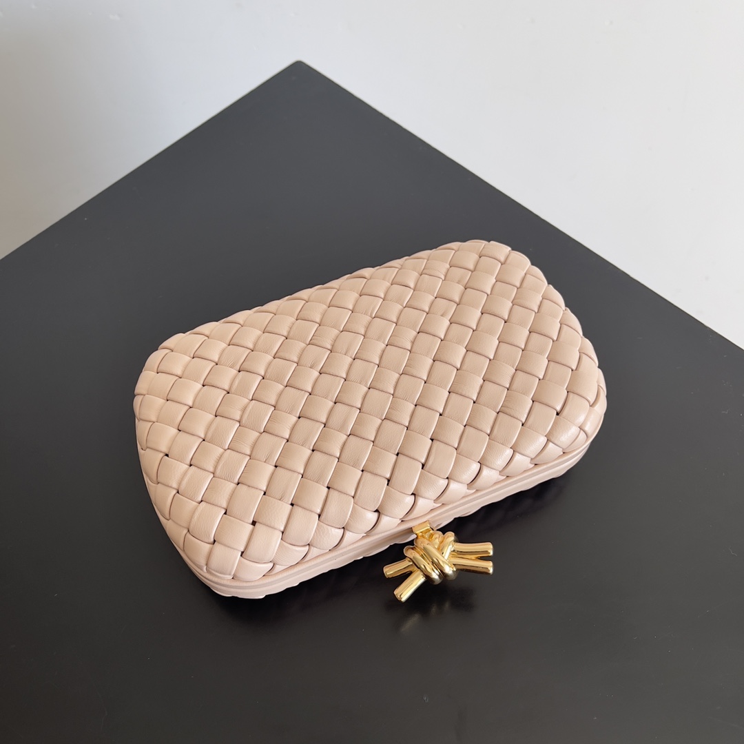 Bottega Veneta 24 Spring Fashion Braided Evening Bag 717622