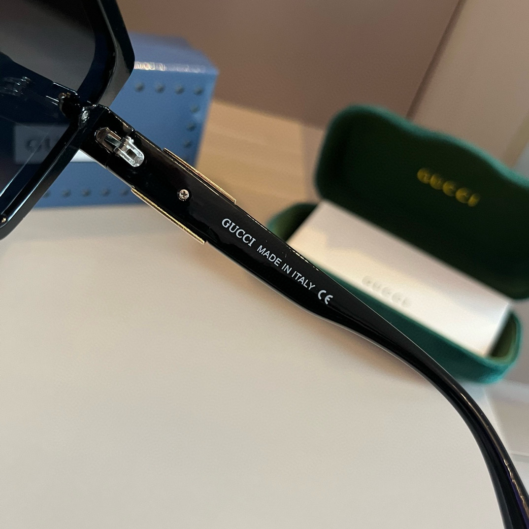 Gucci Square Frame Sunglasses