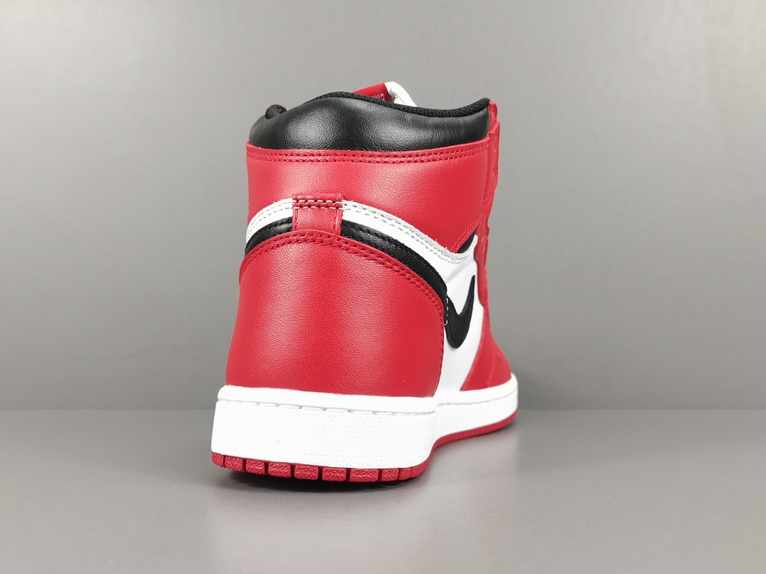 Nike Air Jordan 1 High Retro OGChicago 555088-101