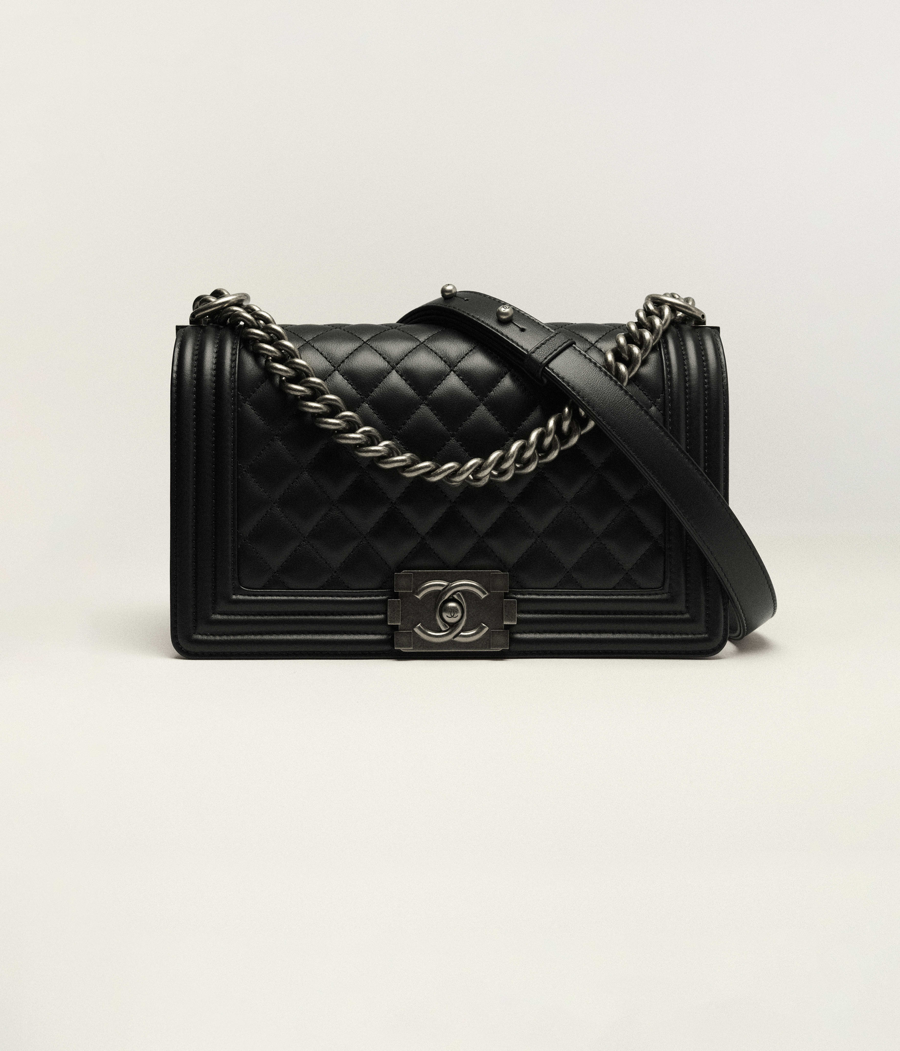 Chanel BOY CHANEL Handbag Calfskin & Ruthenium-Finish Metal Black A92193-Y09953-94305