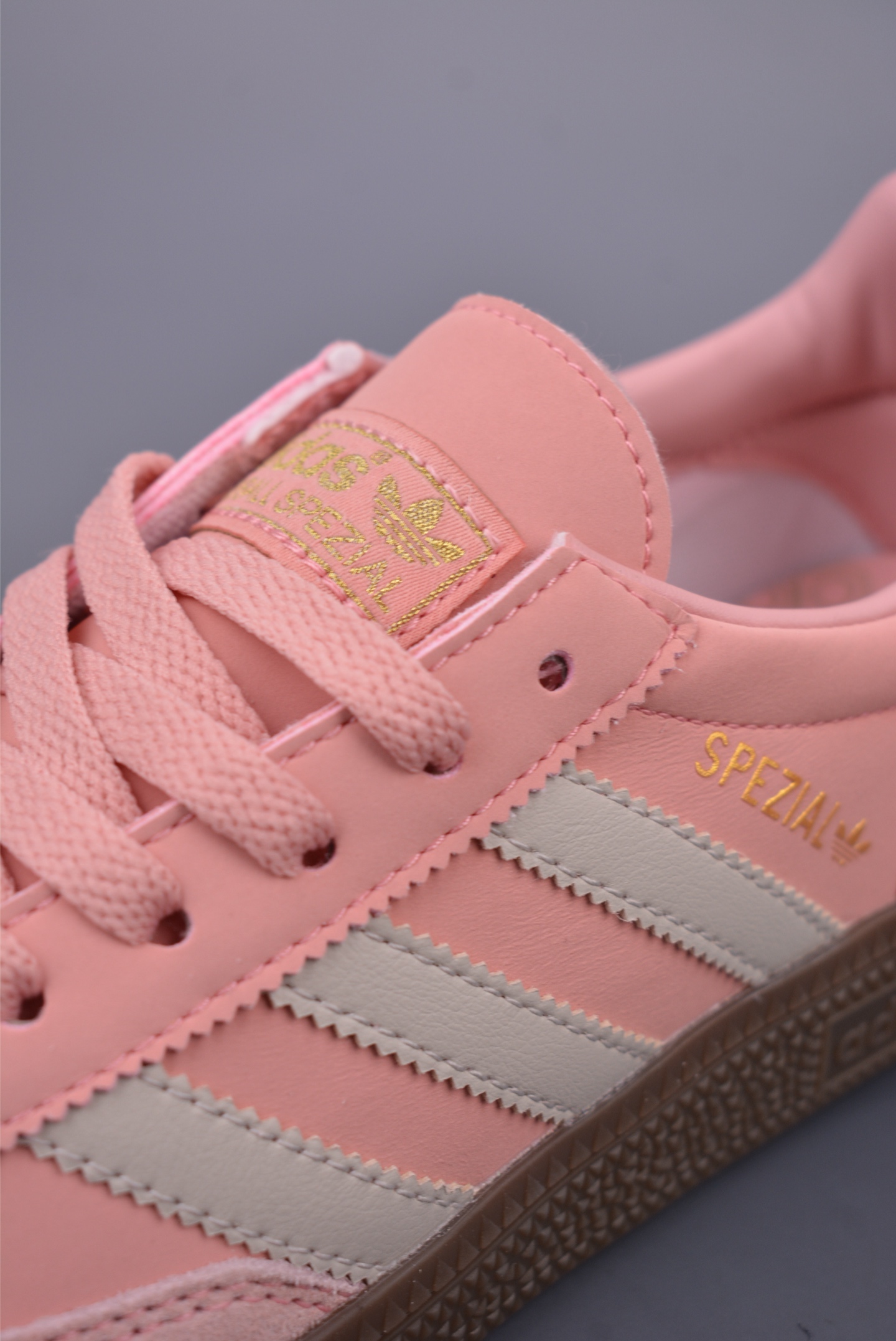 Adidas Originals Handball SPZL sports shoes Pink and white rubber sole IF7086
