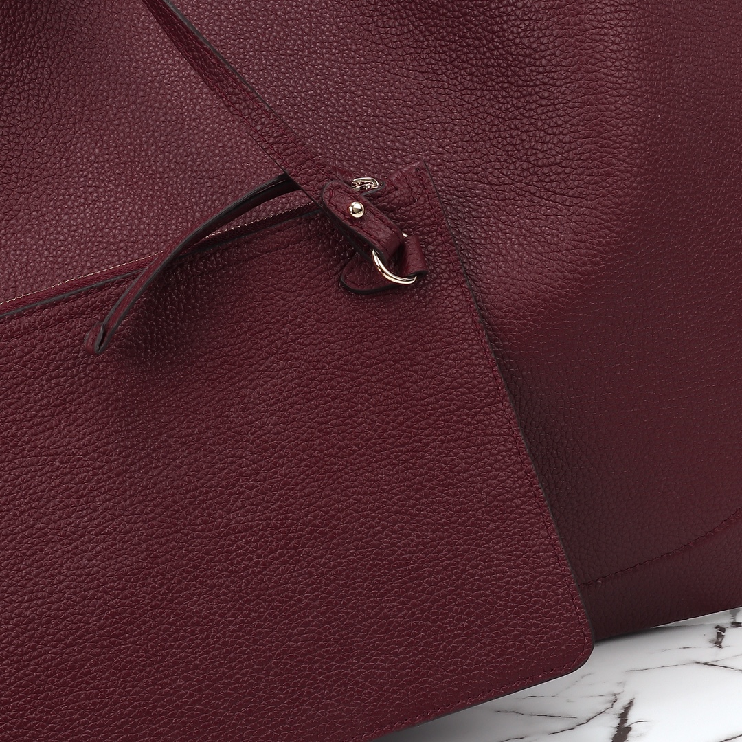 ci B large shoulder bag ‎820169 AAEJU 6248