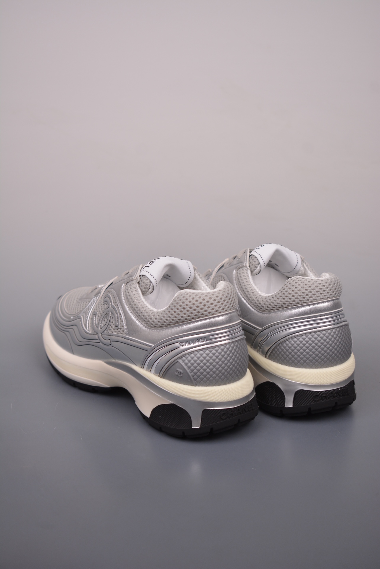 Chanel Cruise Logo Casual Low silver