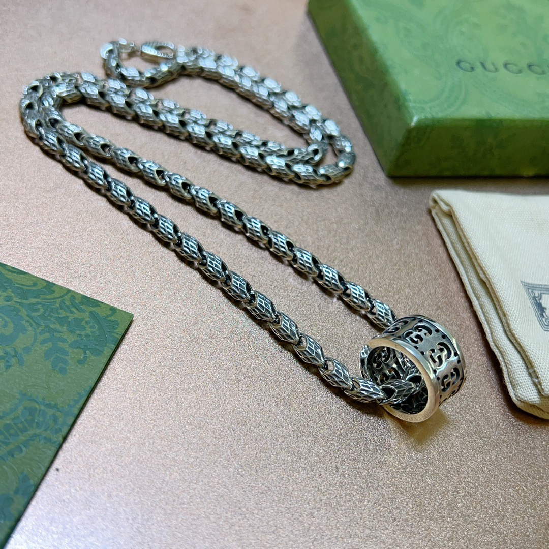 Gucci Anger Forest Series GG Hollow Ring Vintage Necklace