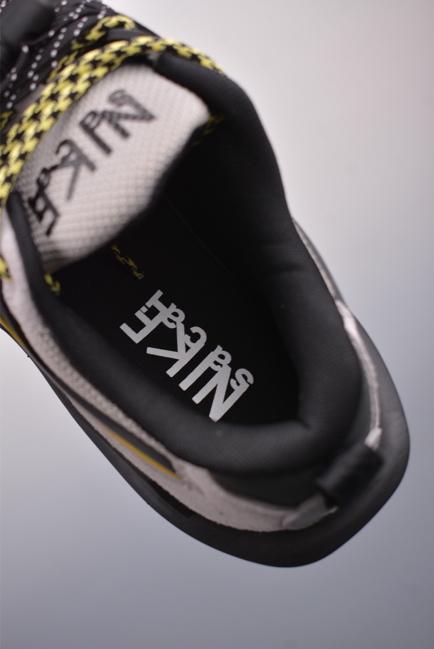 Sacai x NIKE Zegama Dome SP running shoes grey, black and yellow double hook HQ8618-003