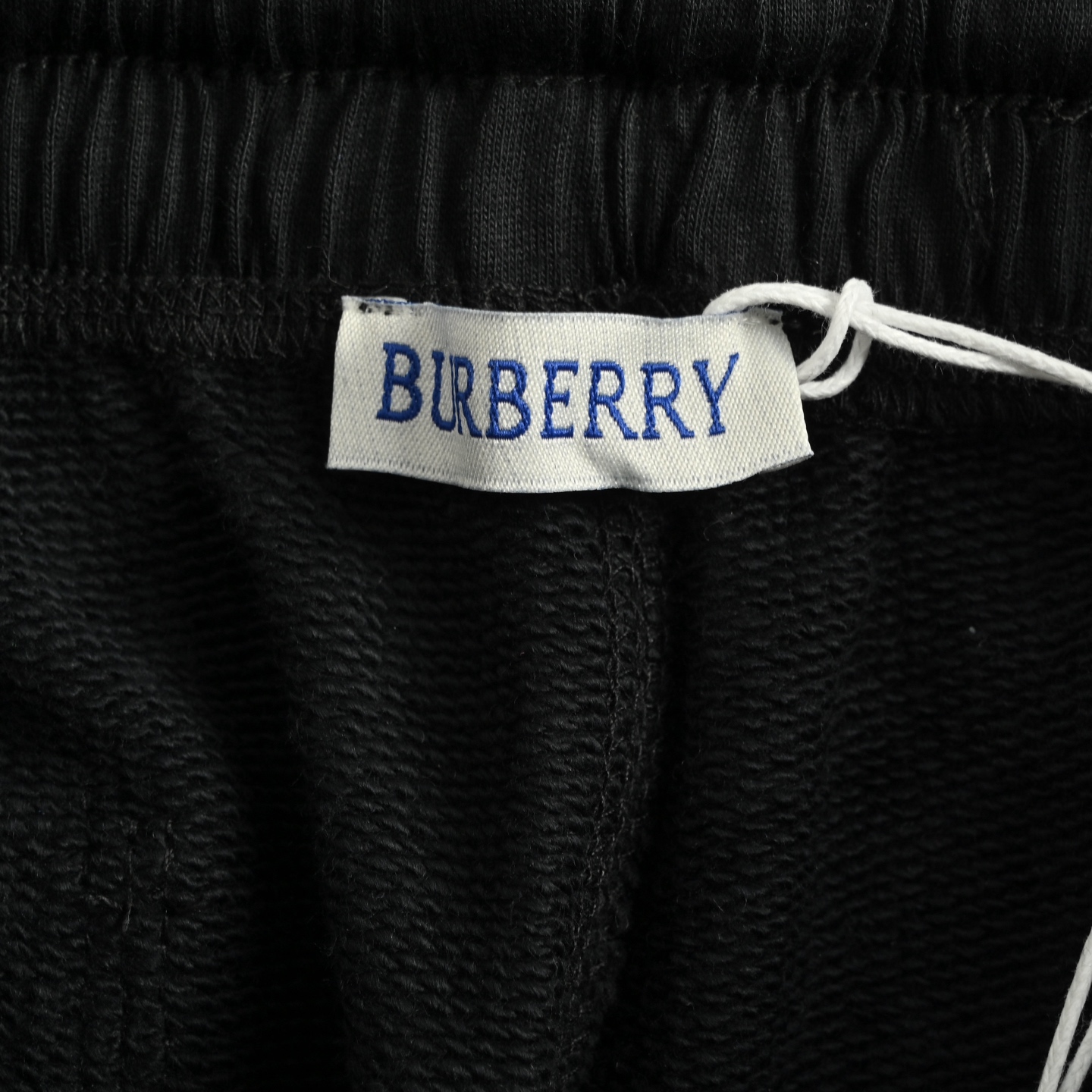 Burberry 25ss warhorse print shorts