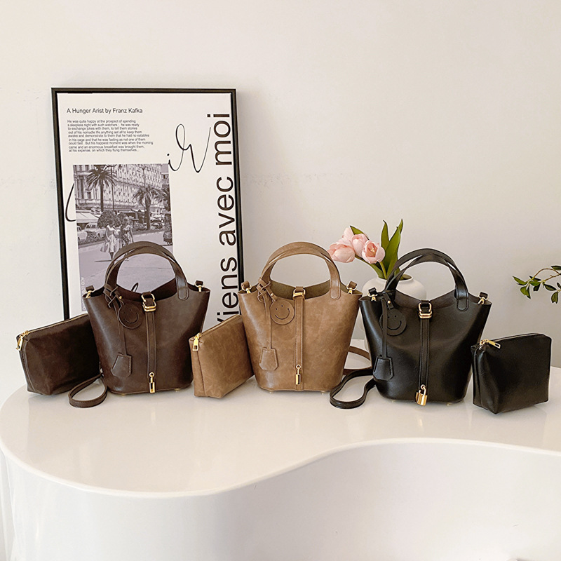 🔥TOP 1 BEST-SELLING BAG - Large Capacity Cowhide Bucket Bag
