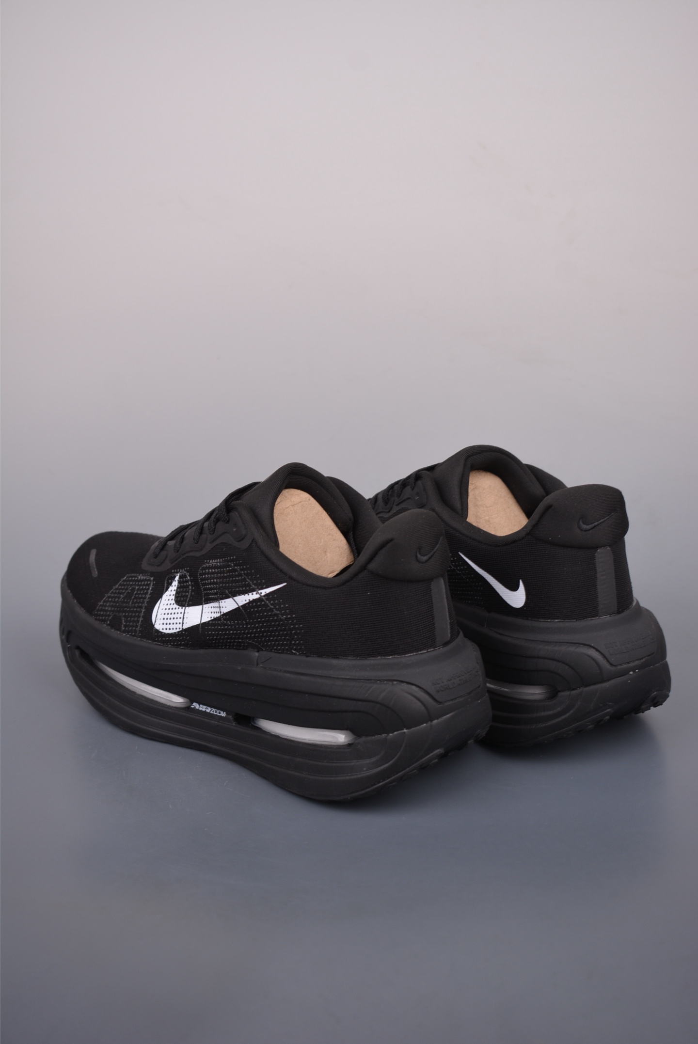 Nike Vomero premium “Black White” HM5973-100