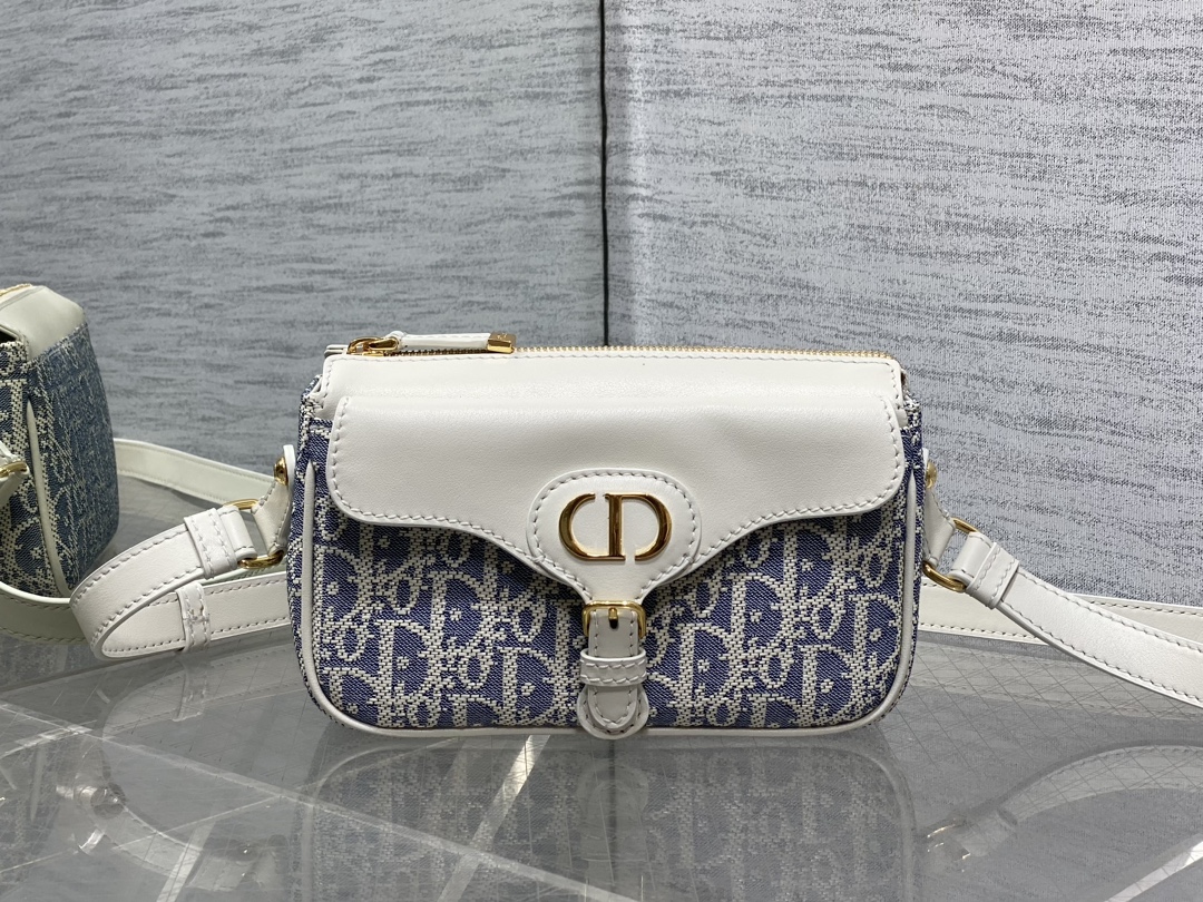 Dior 30Montaigne Poet Handbag