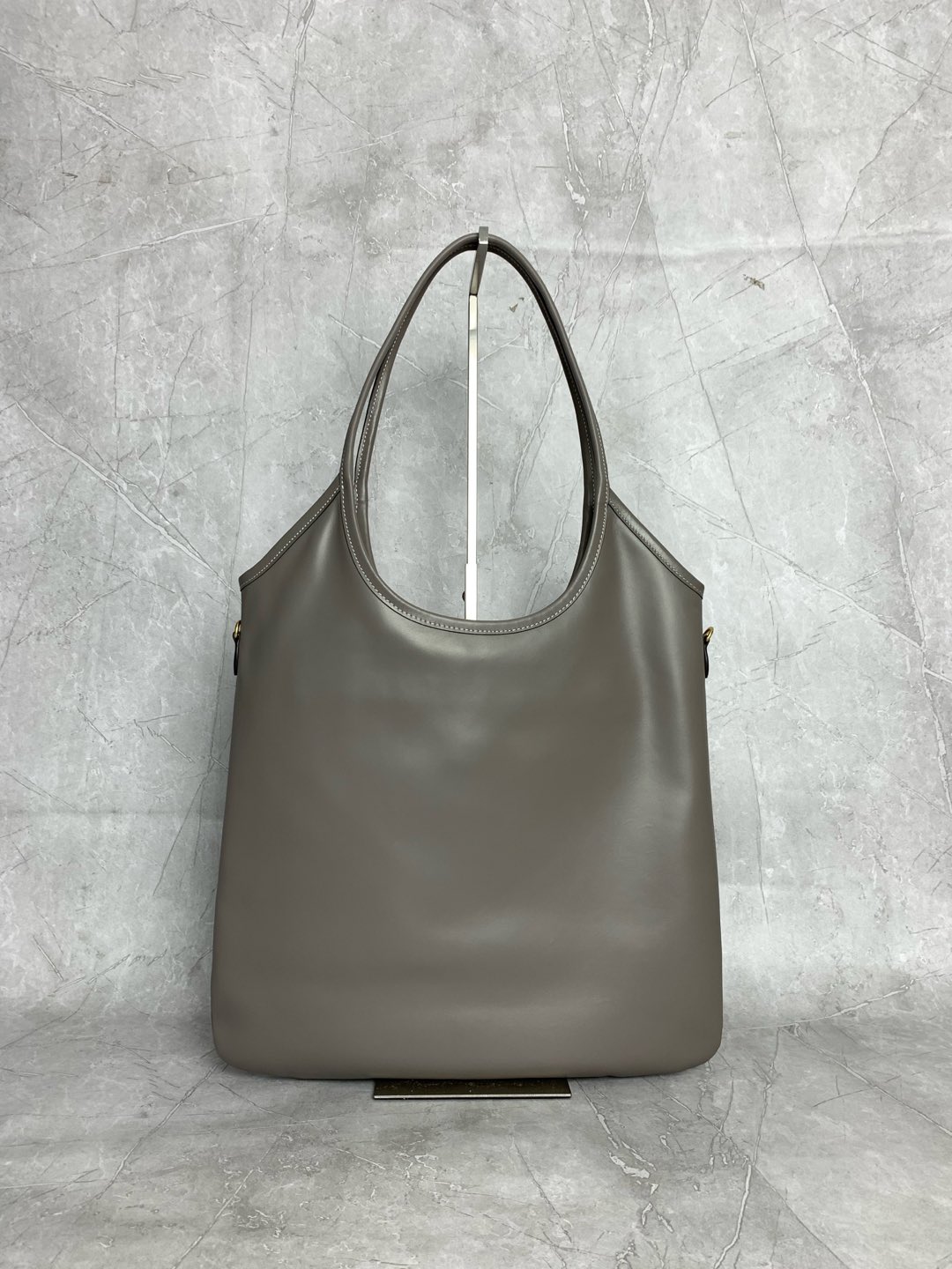 Miu Miu hobo tote 5BG231