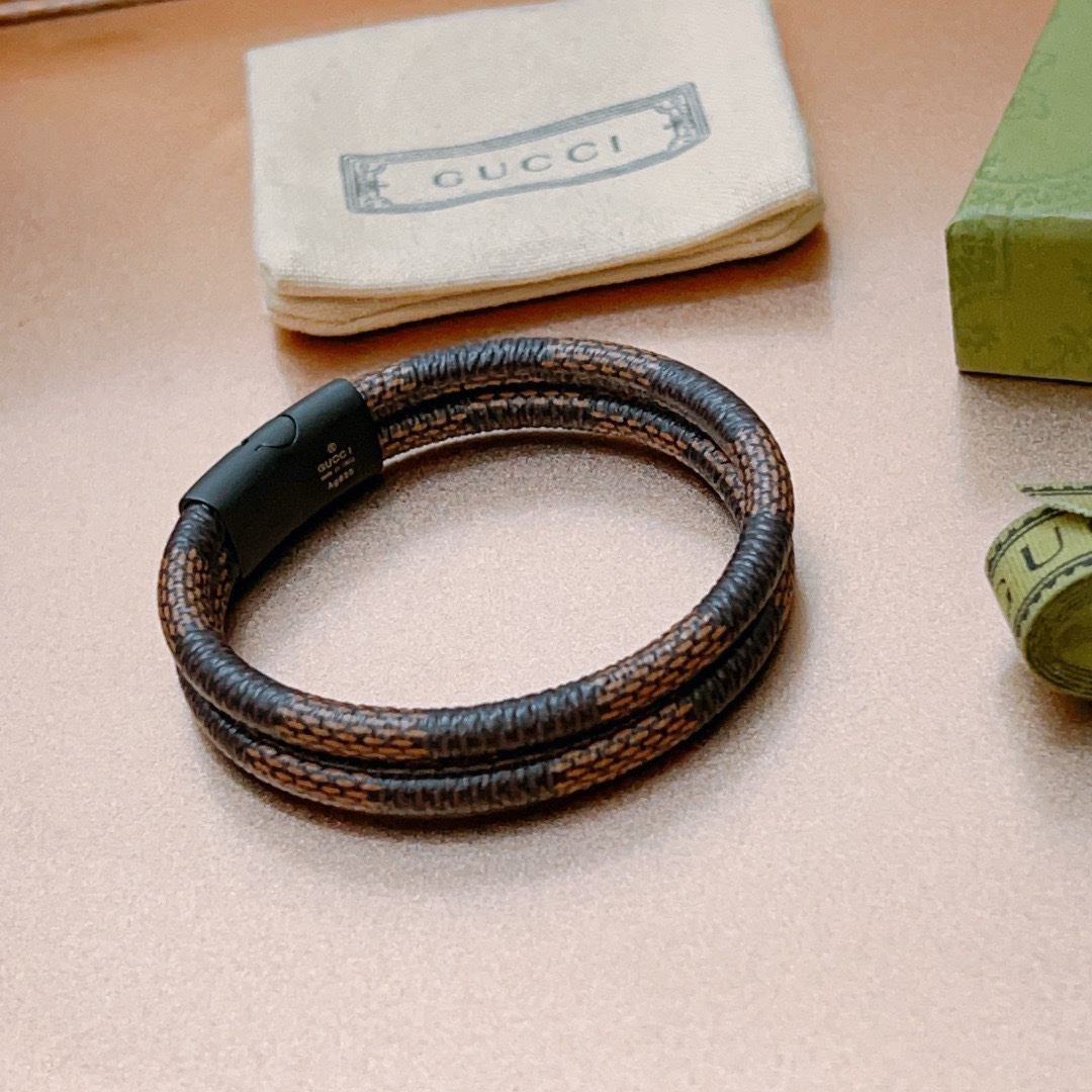 Gucci leather bracelet