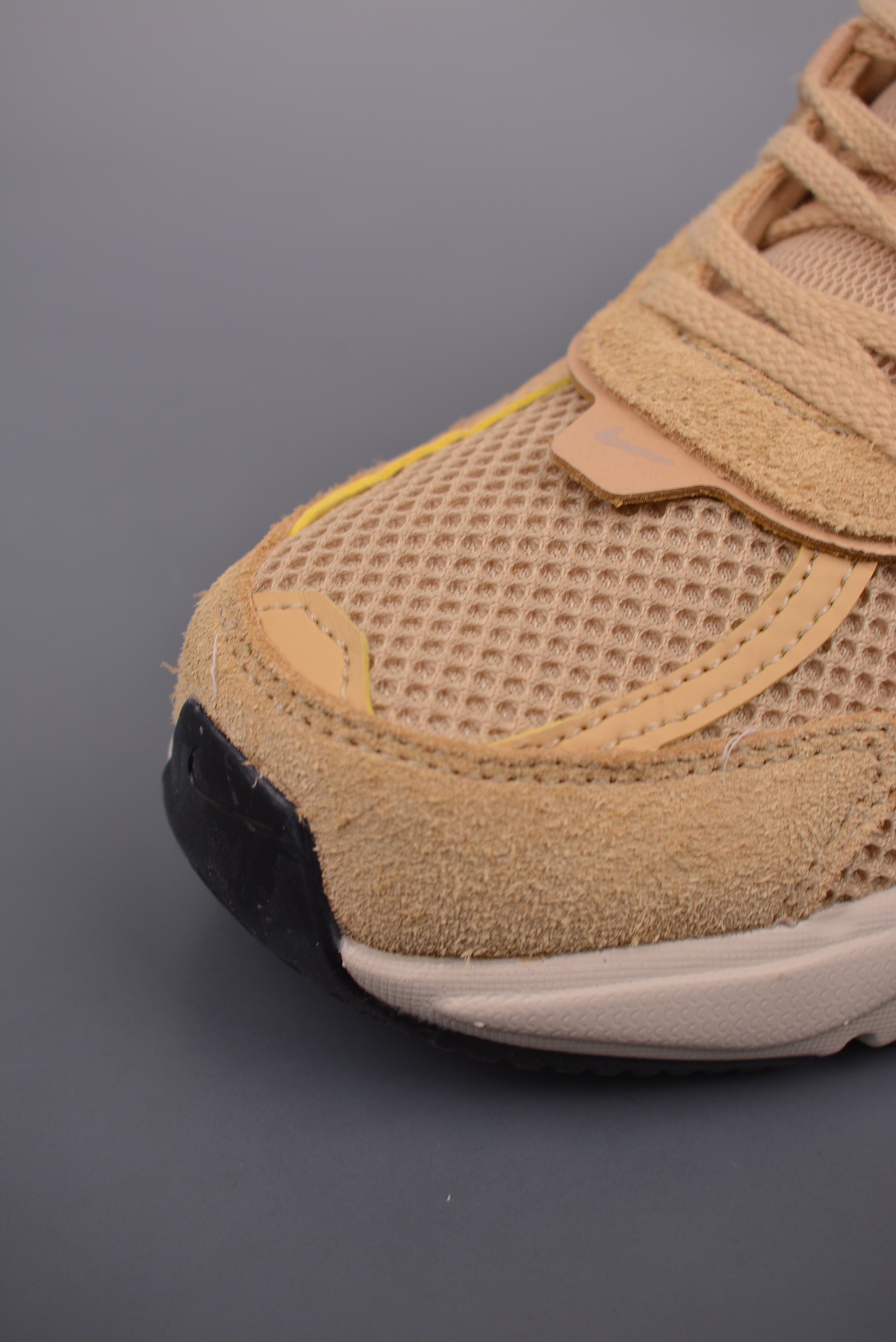 Nike Wmns V2K Runtekk Low Khaki FN6703-200