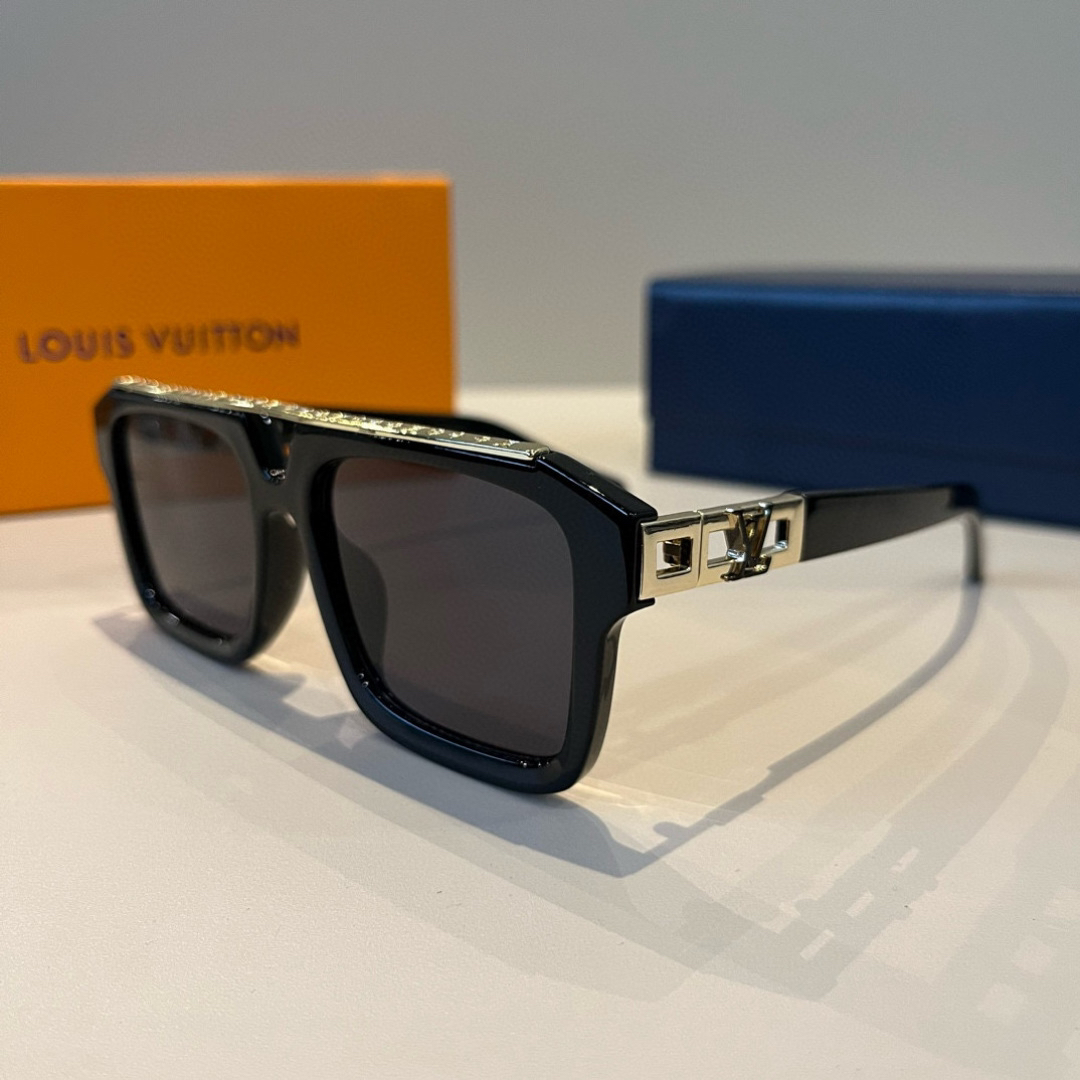 Louis Vuitton square-frame sunglasses