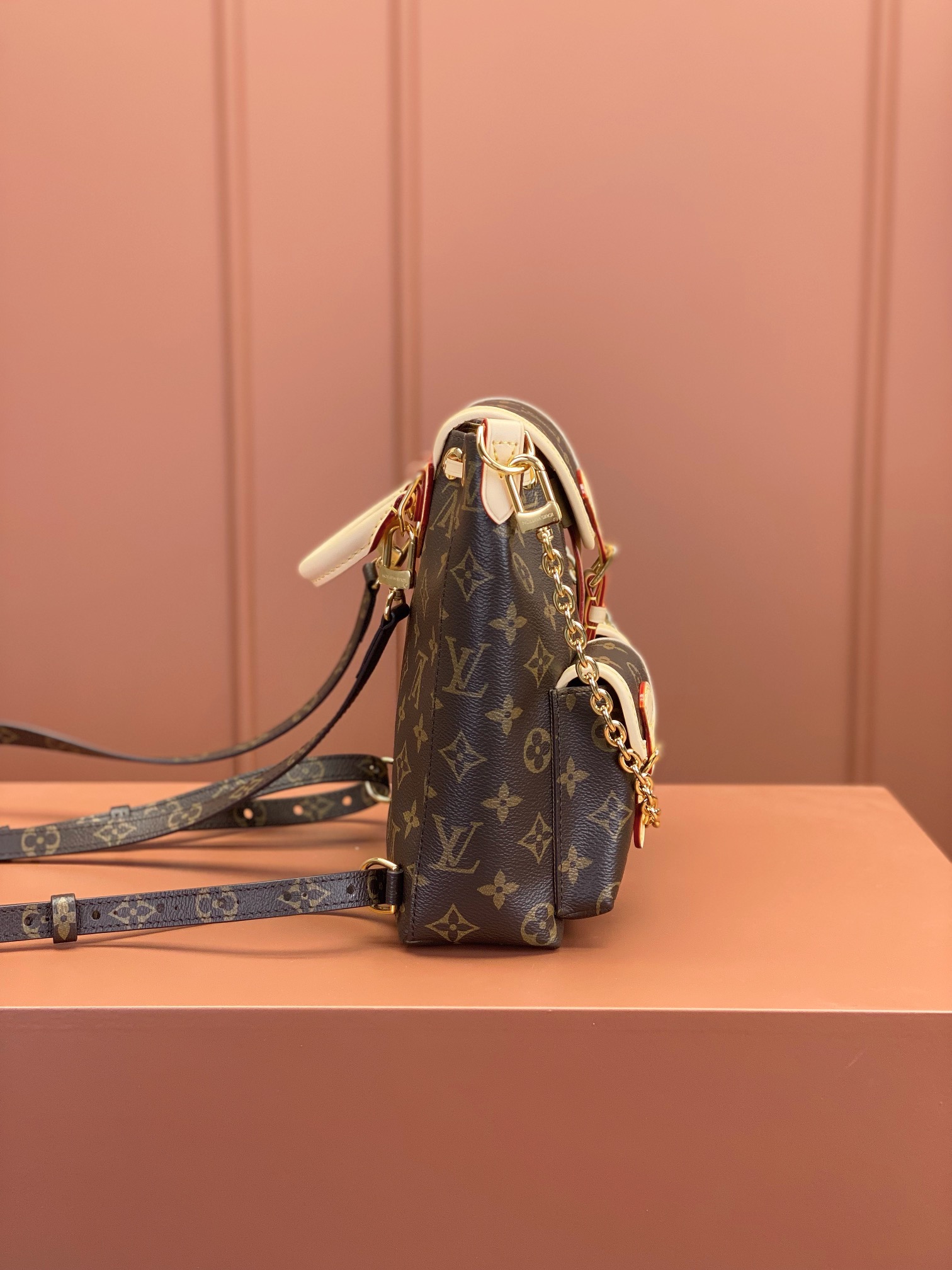 Louis Vuitton EXCURSION Small Backpack M46932