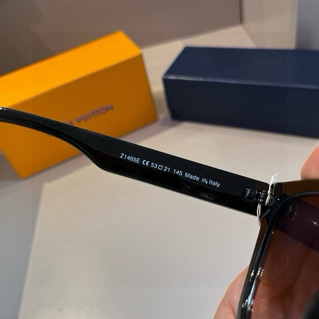 Louis Vuitton square-frame sunglasses