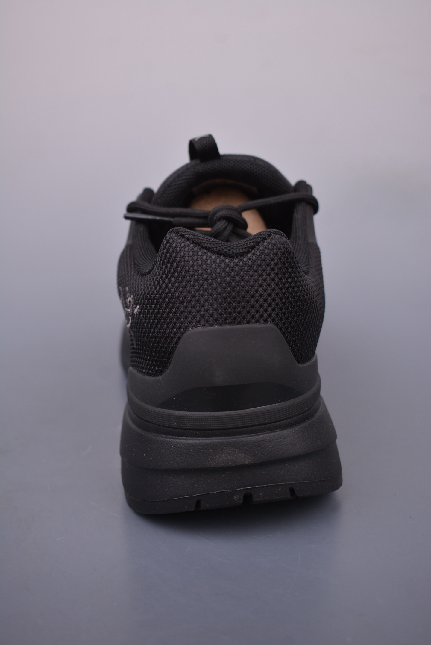 Arc'teryx Kopec GTX outdoor hiking shoes all black X000009208
