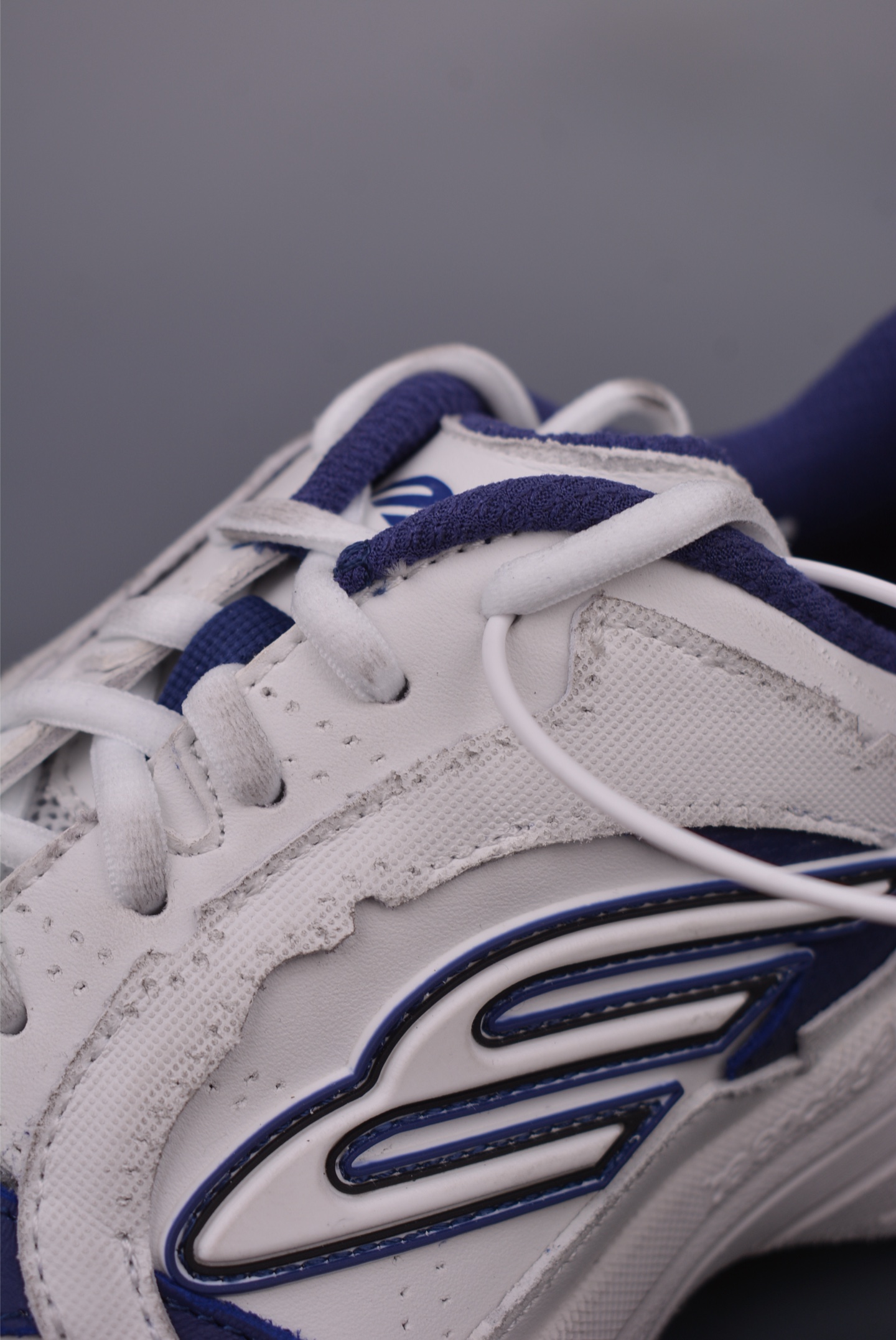 BALENCIAGA Monday Sneaker 