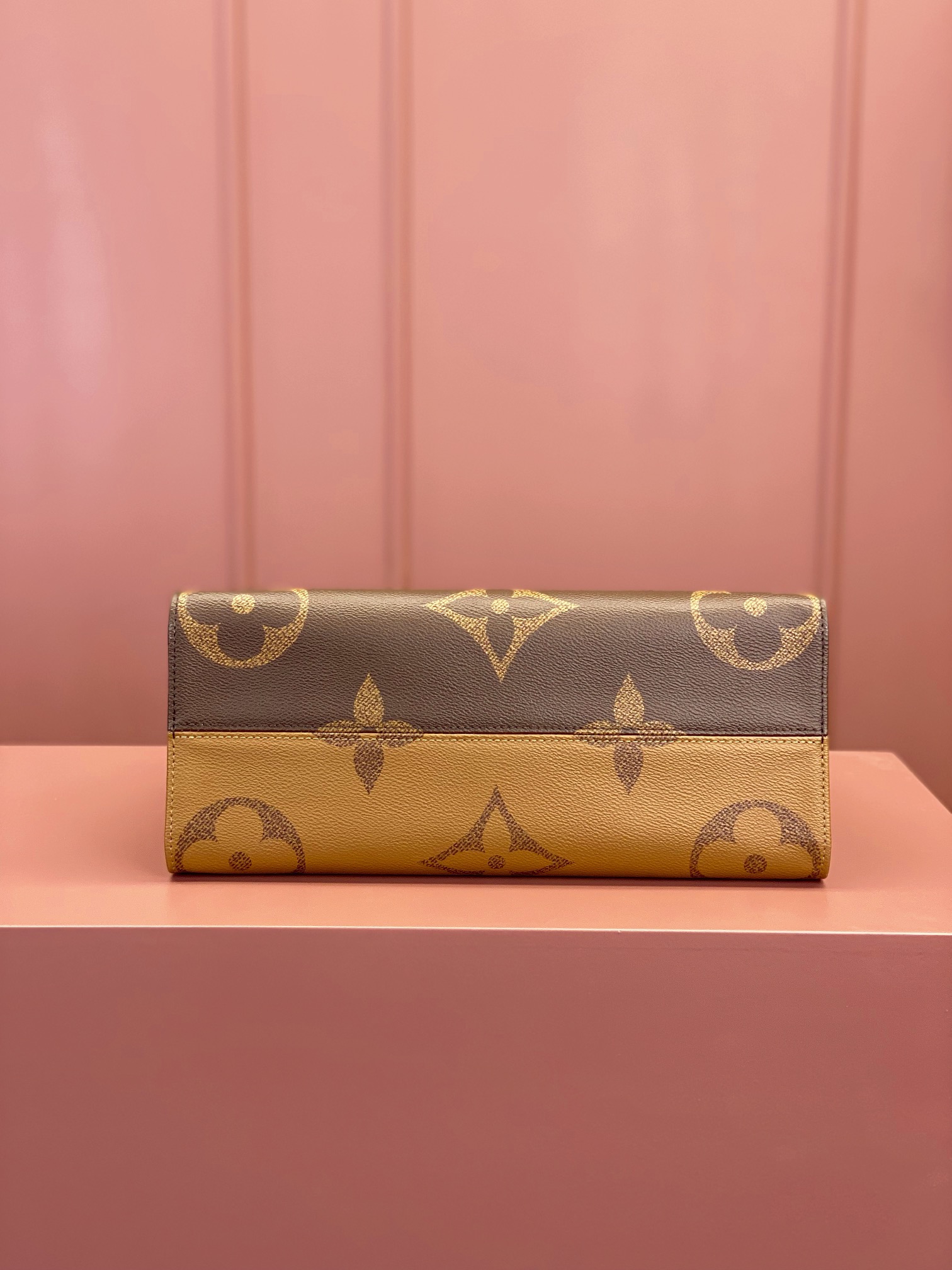 Louis Vuitton ONTHEGO Medium Handbag M45321