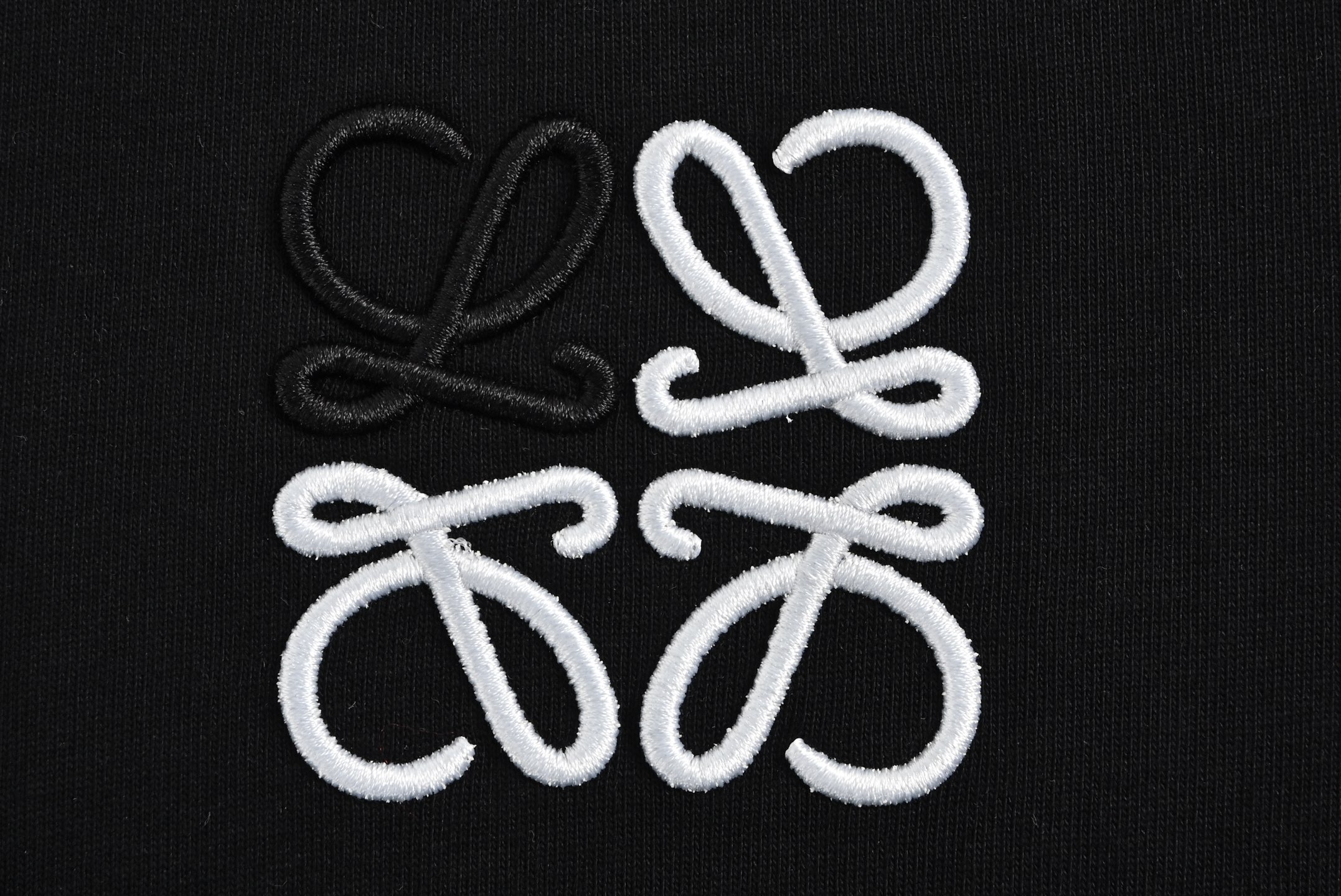 Loewe 25ss contrast logo embroidered short sleeve
