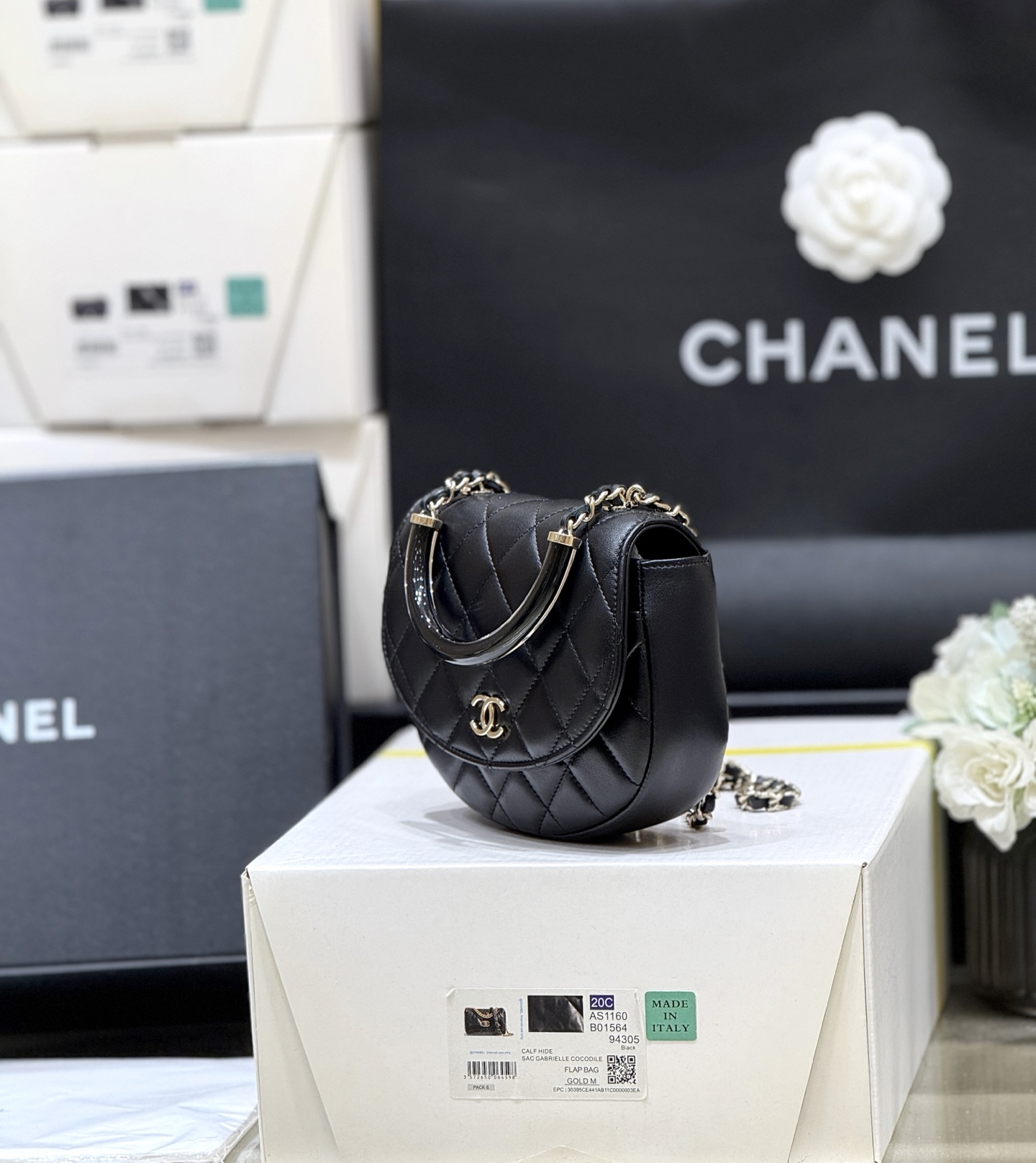 Chanel 25C Early Spring Series Mini Enamel Handle Bag AP441