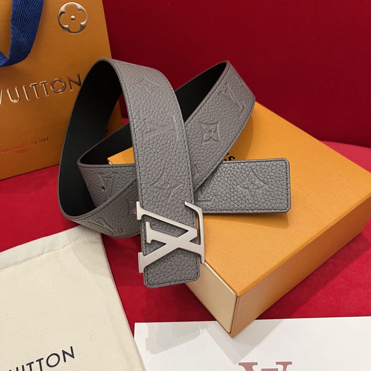 Louis Vuitton Litchi Embossed Cowhide Men's Belt, 4CM Width
