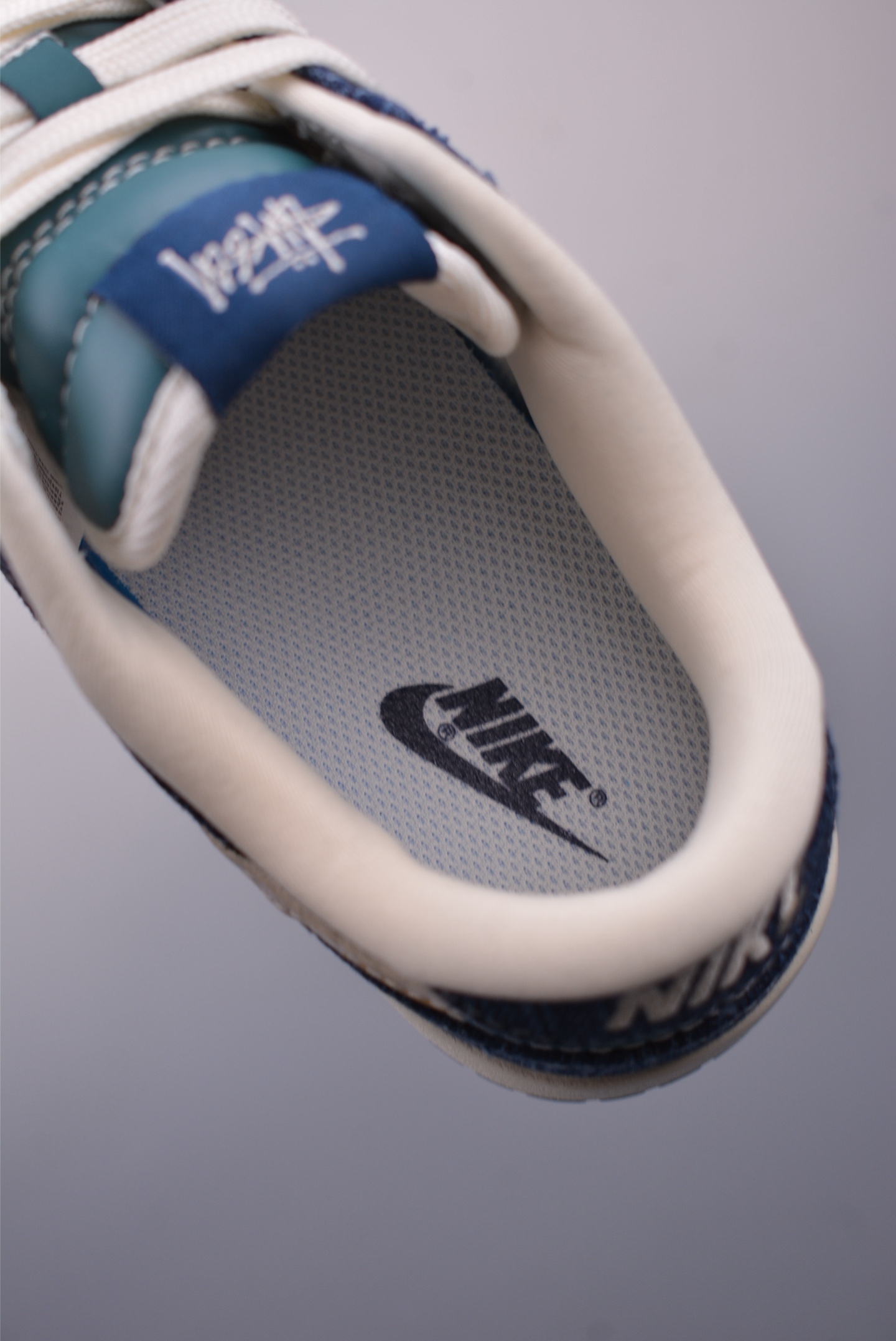 Nike SB Dunk Low sneakers 25 Year of the Snake Limited Edition Snake Denim Blue CH8311-112