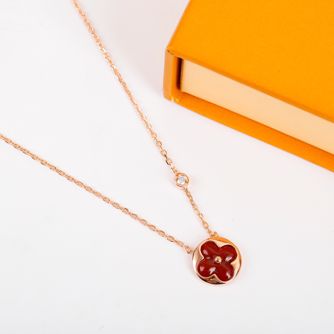 Louis Vuitton Agate Necklace