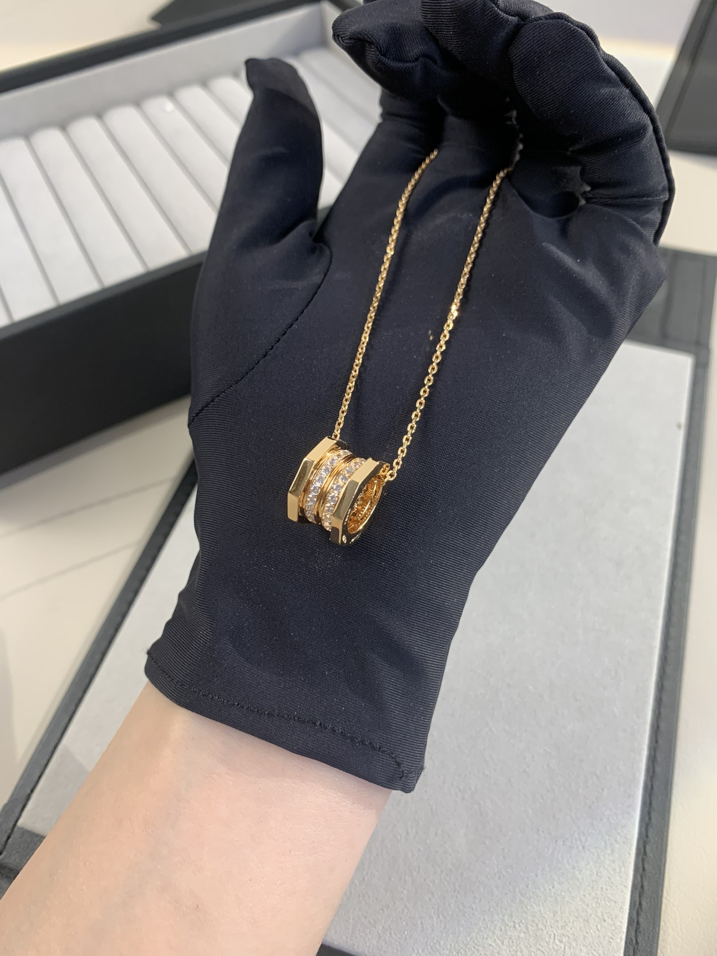 Cartier screw necklace