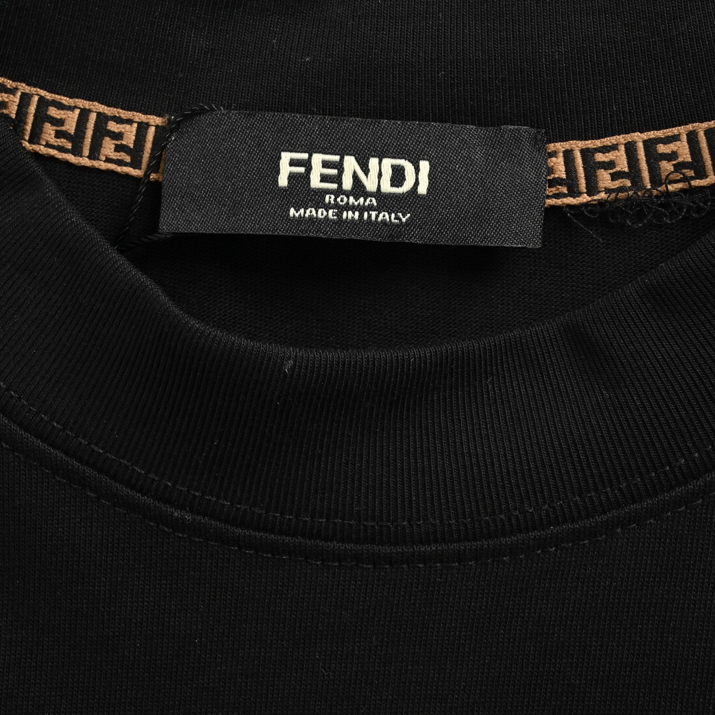 Fendi 25ss rendered lettering logo printed short sleeves