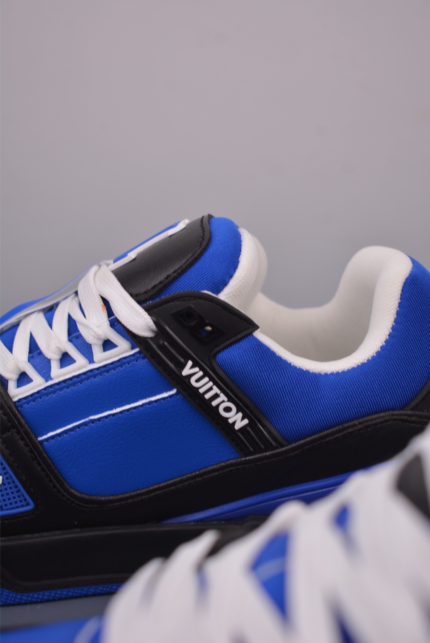 Louis Vuitton Trainer Sneaker Low 