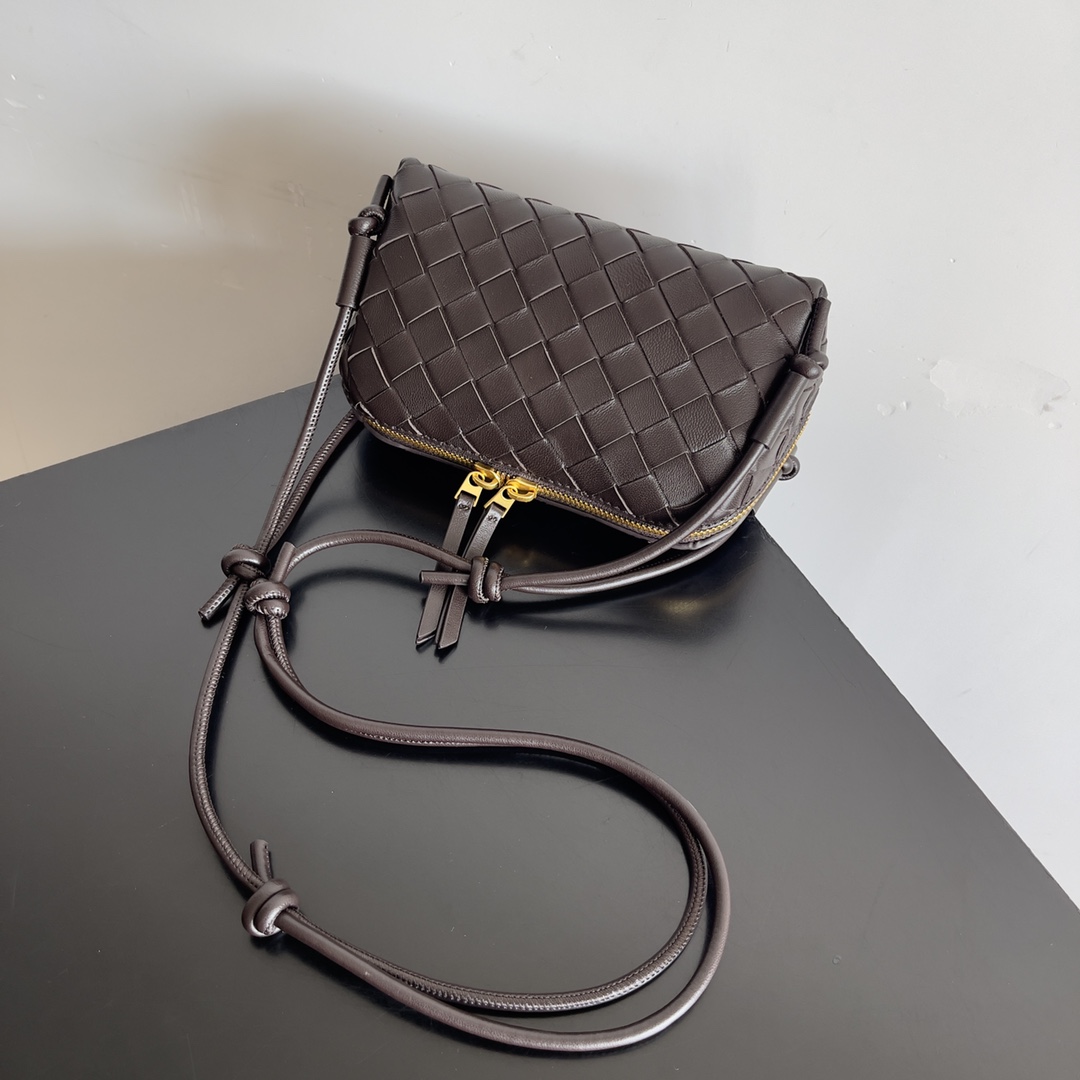 Bottega Veneta Concert Pouch Mini Bag 794258