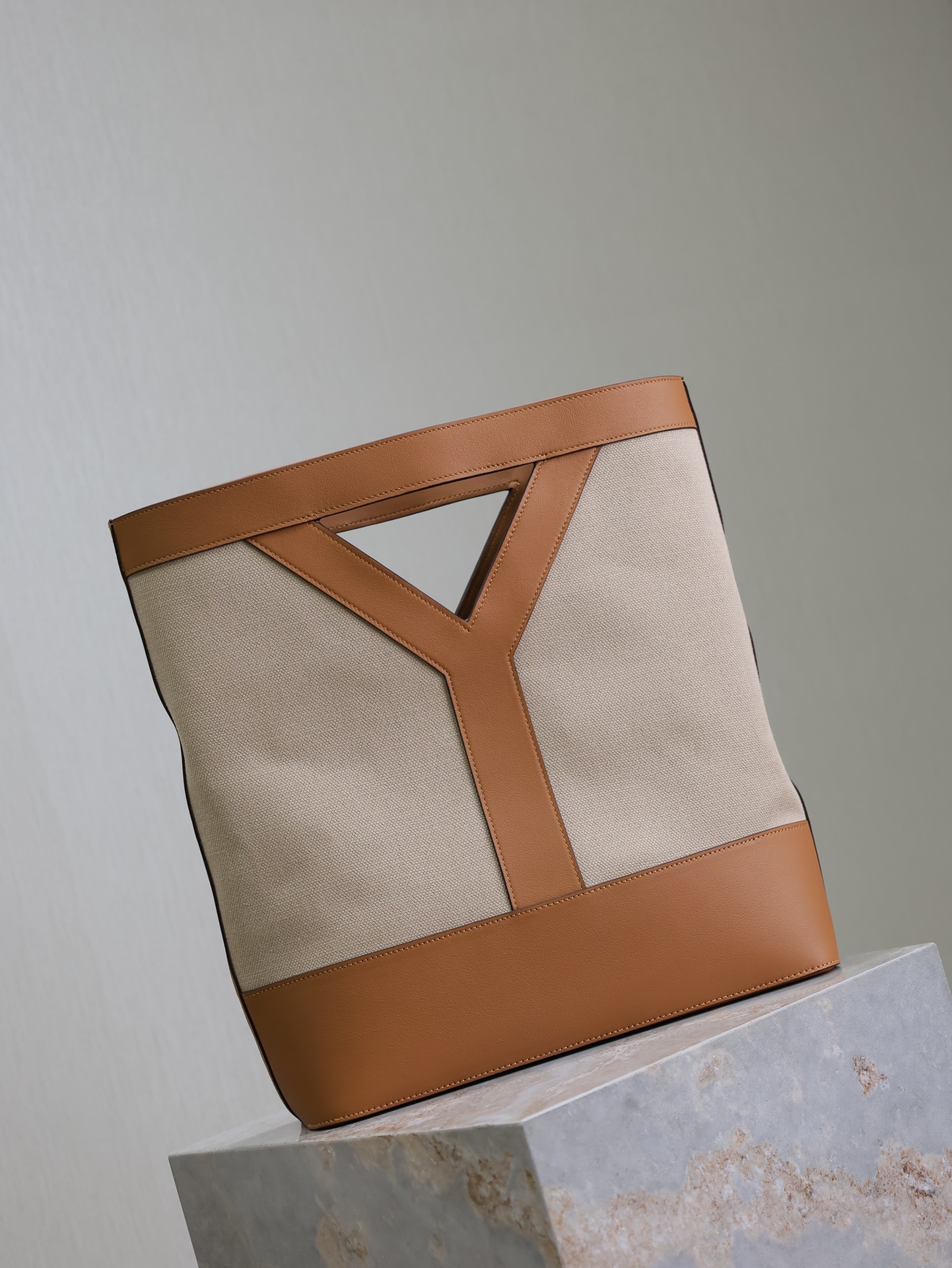 Yves Saint Laurent 24ss Autumn and Winter Limited Briefcase 817603