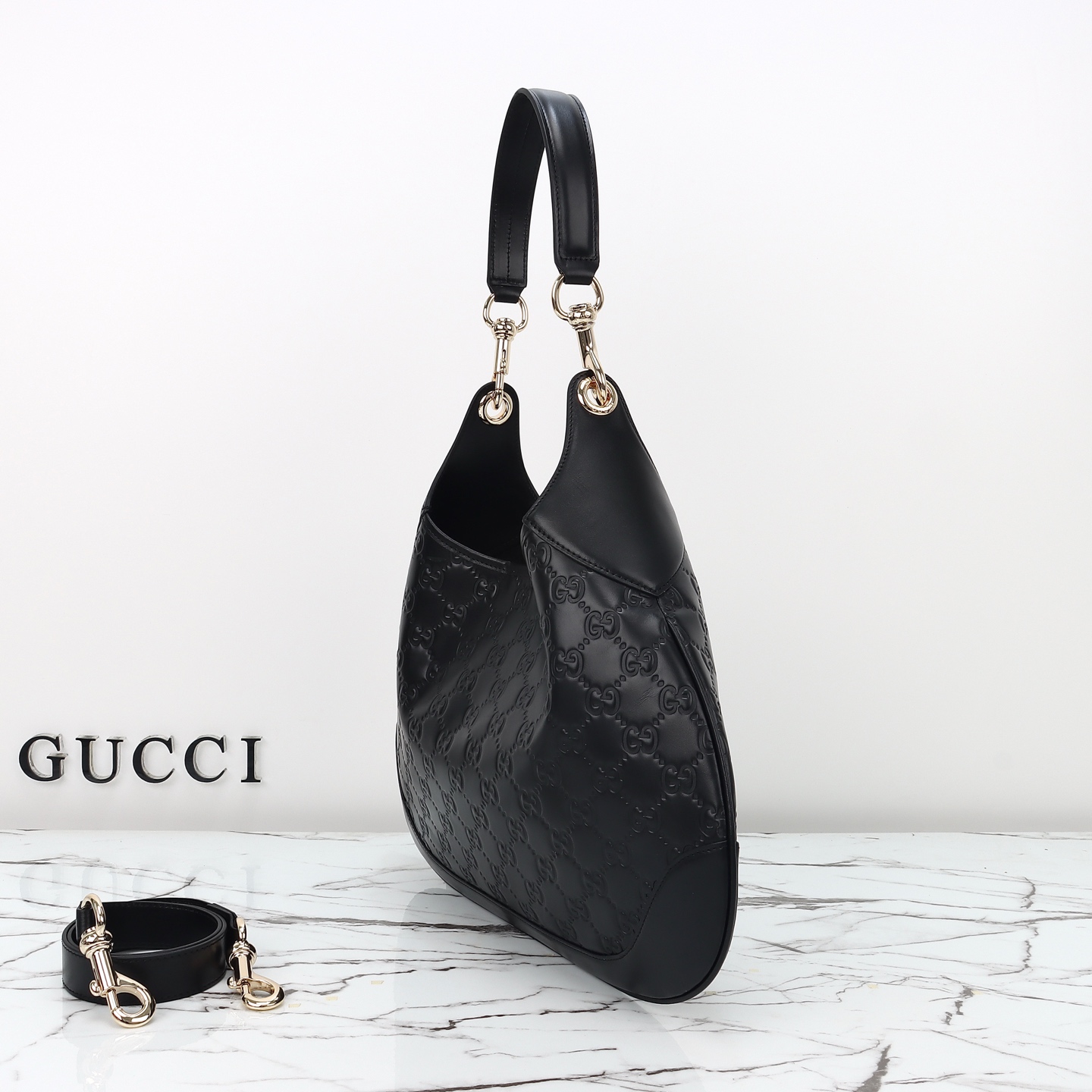Gucci B medium shoulder bag 834981 AAEXI 1000
