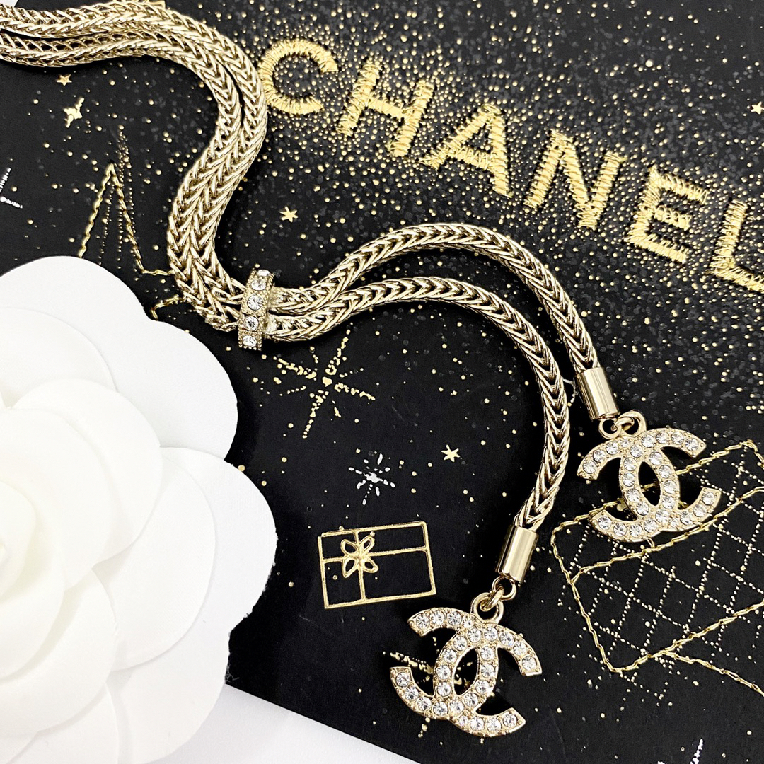 CHAN 24 Double C Pendant Light Gold Y Chain