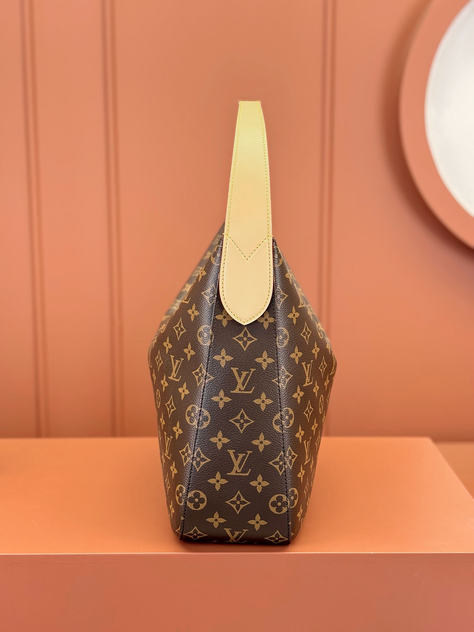 Louis Vuitton SLOUCHY Medium Handbag M12098