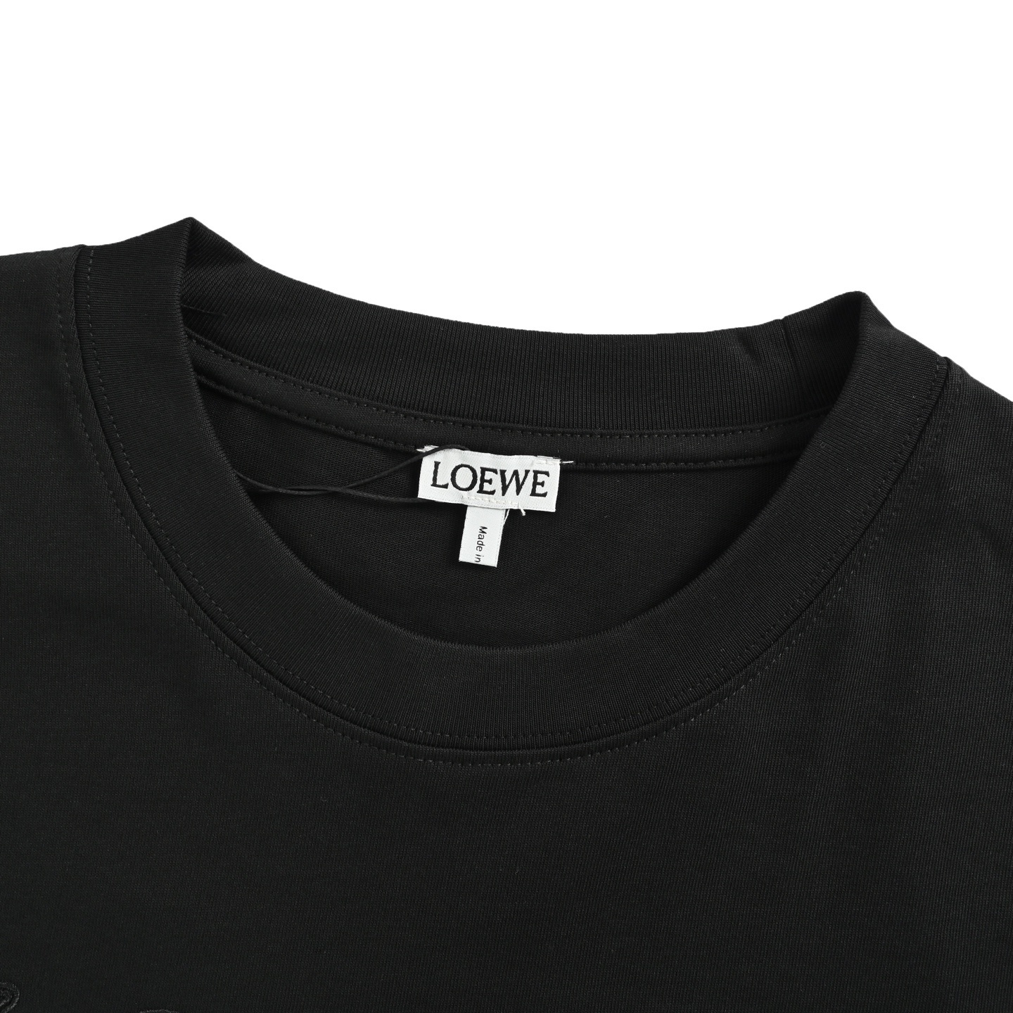 Loewe 25ss embossed embroidered patch short sleeve