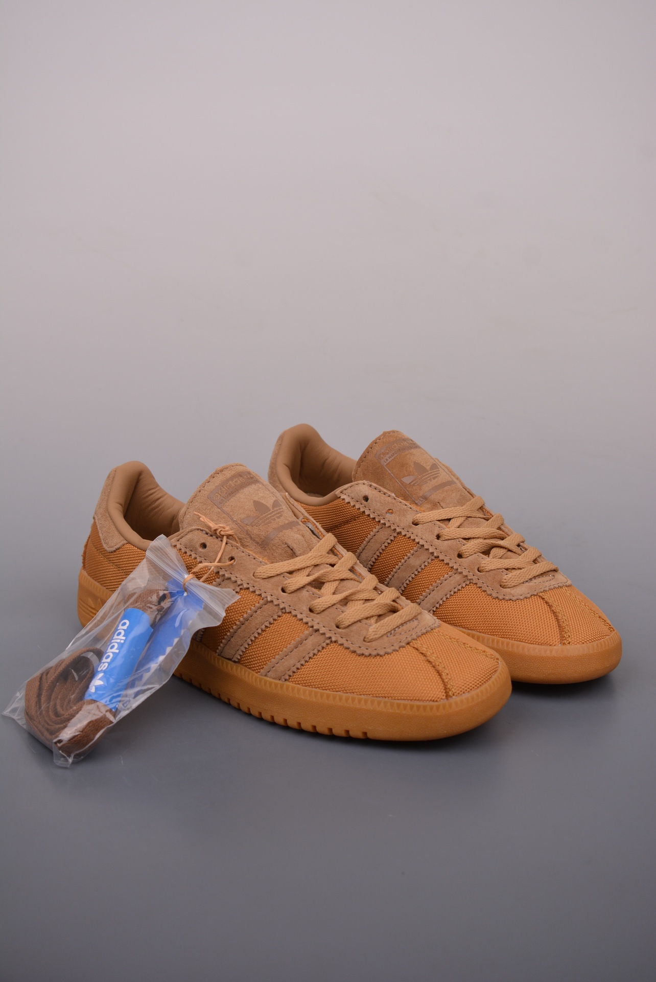 Adidas Originals Bermuda Trainers Fabric Earthy Brown IG6186