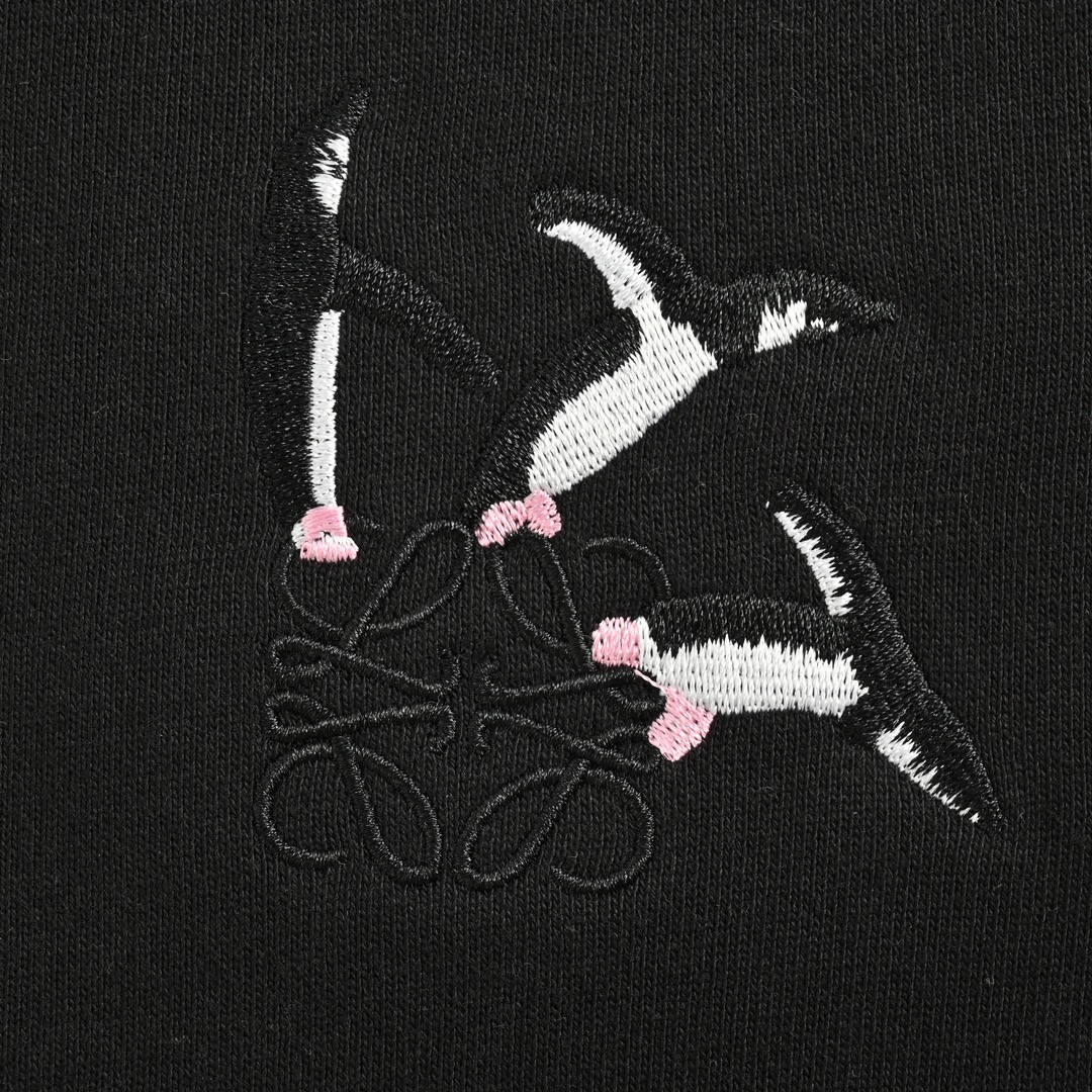 Loewe 24Fw embroidered penguin crewneck sweatshirt
