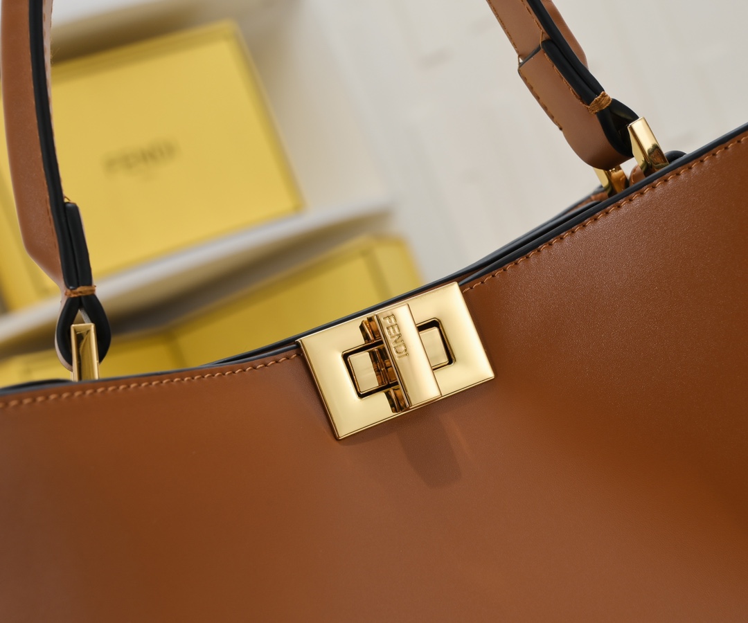 FENDI peeekaboo X-Lite series handbag 3306