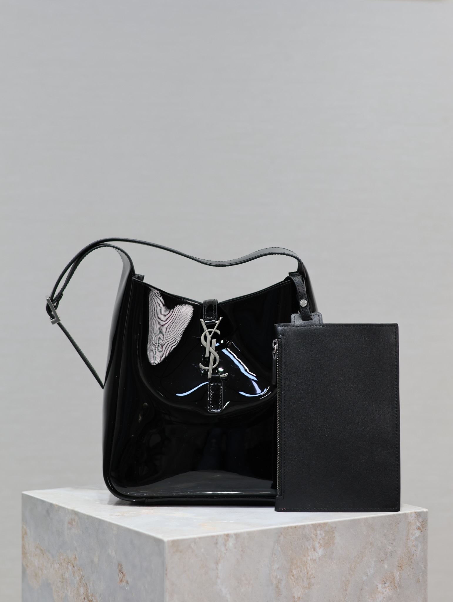 Yves Saint Laurent LE 5A7 Underarm Bag 713938