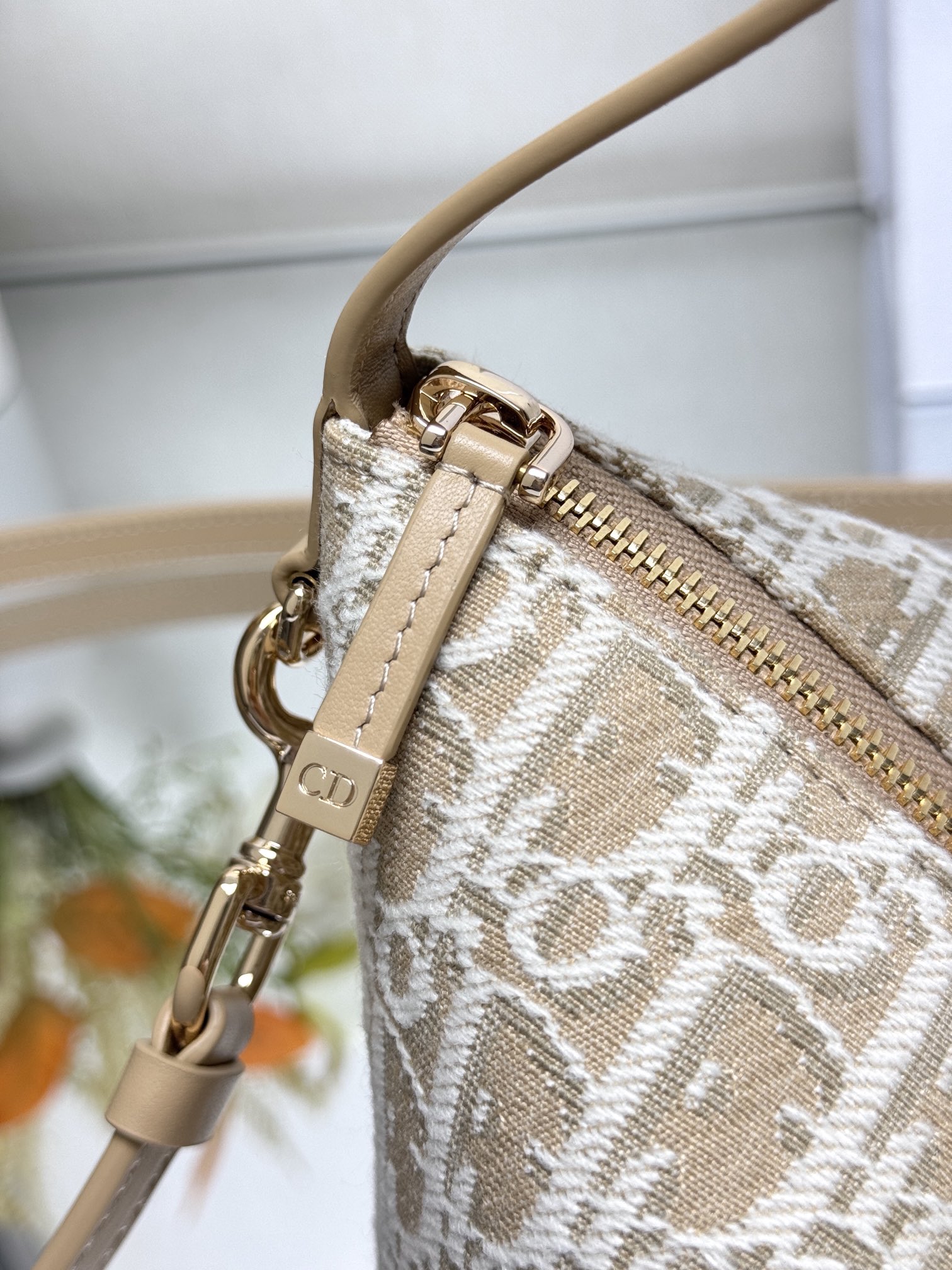 Dior Natural Color Series Old Flower Embroidered Handbag 5554
